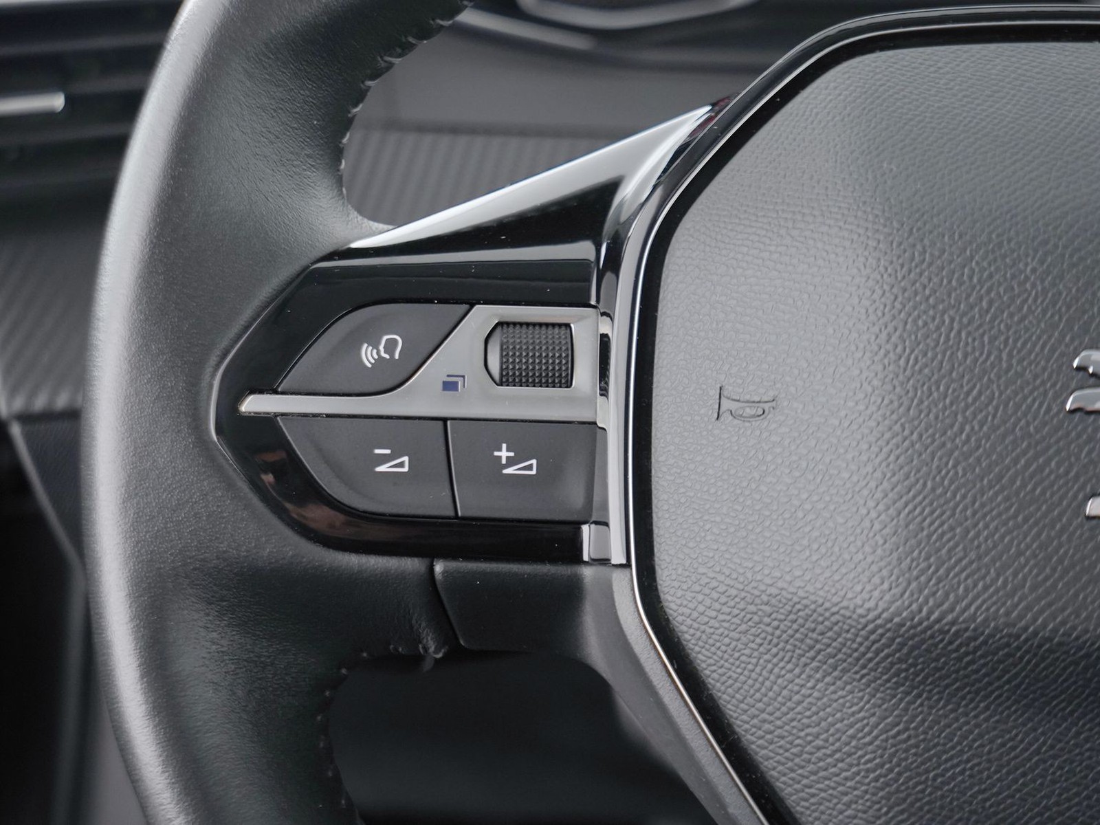 23 - Peugeot 208 5 porte 1.2 puretech 75cv active pack s&s