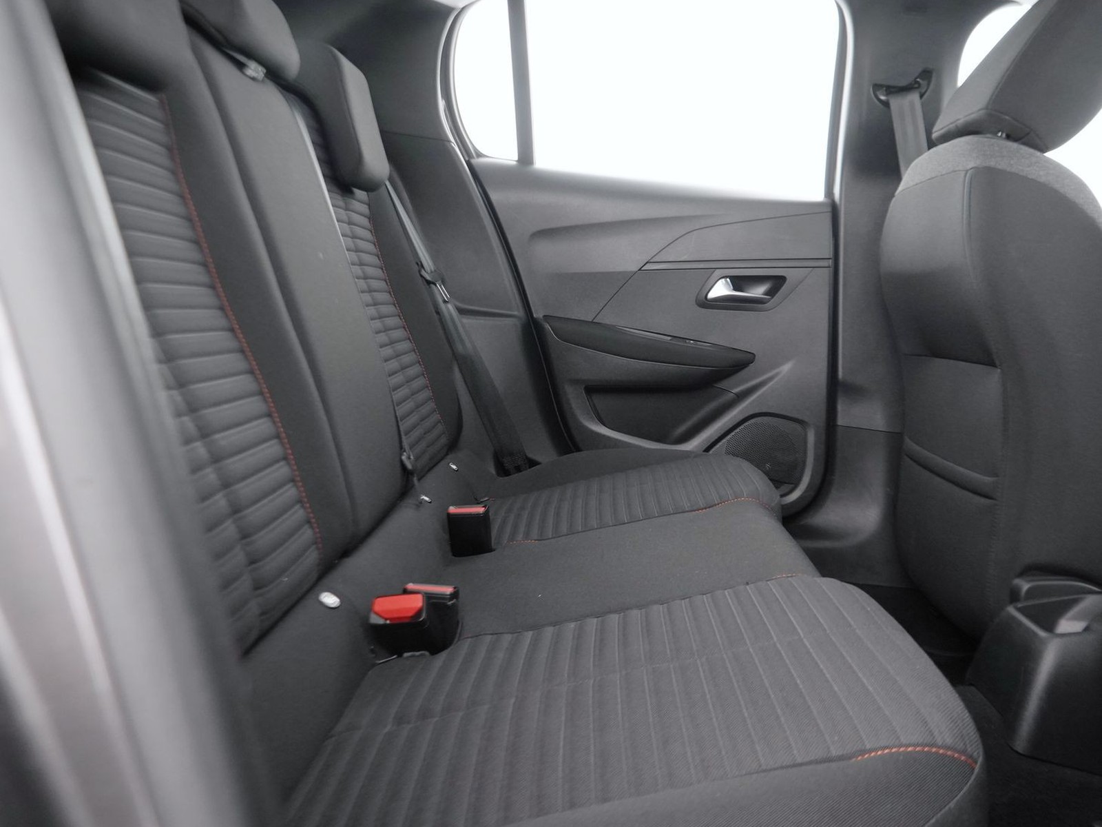 9 - Peugeot 208 5 porte 1.2 puretech 75cv active pack s&s