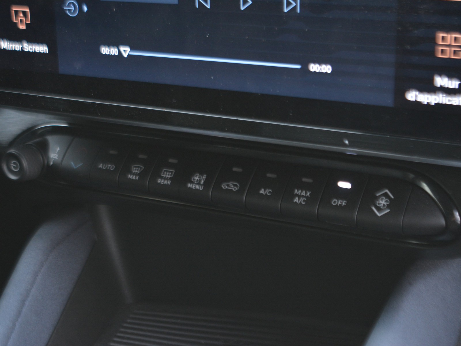 11 - Alfa Romeo Junior 1.2 hybrid 145cv ibrida edct6