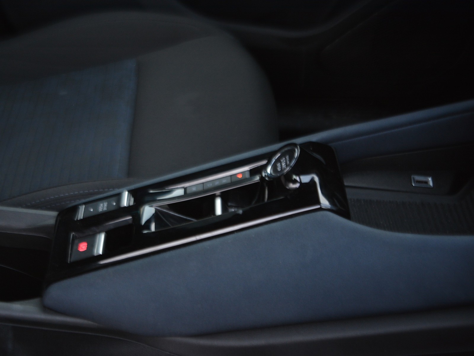 12 - Alfa Romeo Junior 1.2 hybrid 145cv ibrida edct6