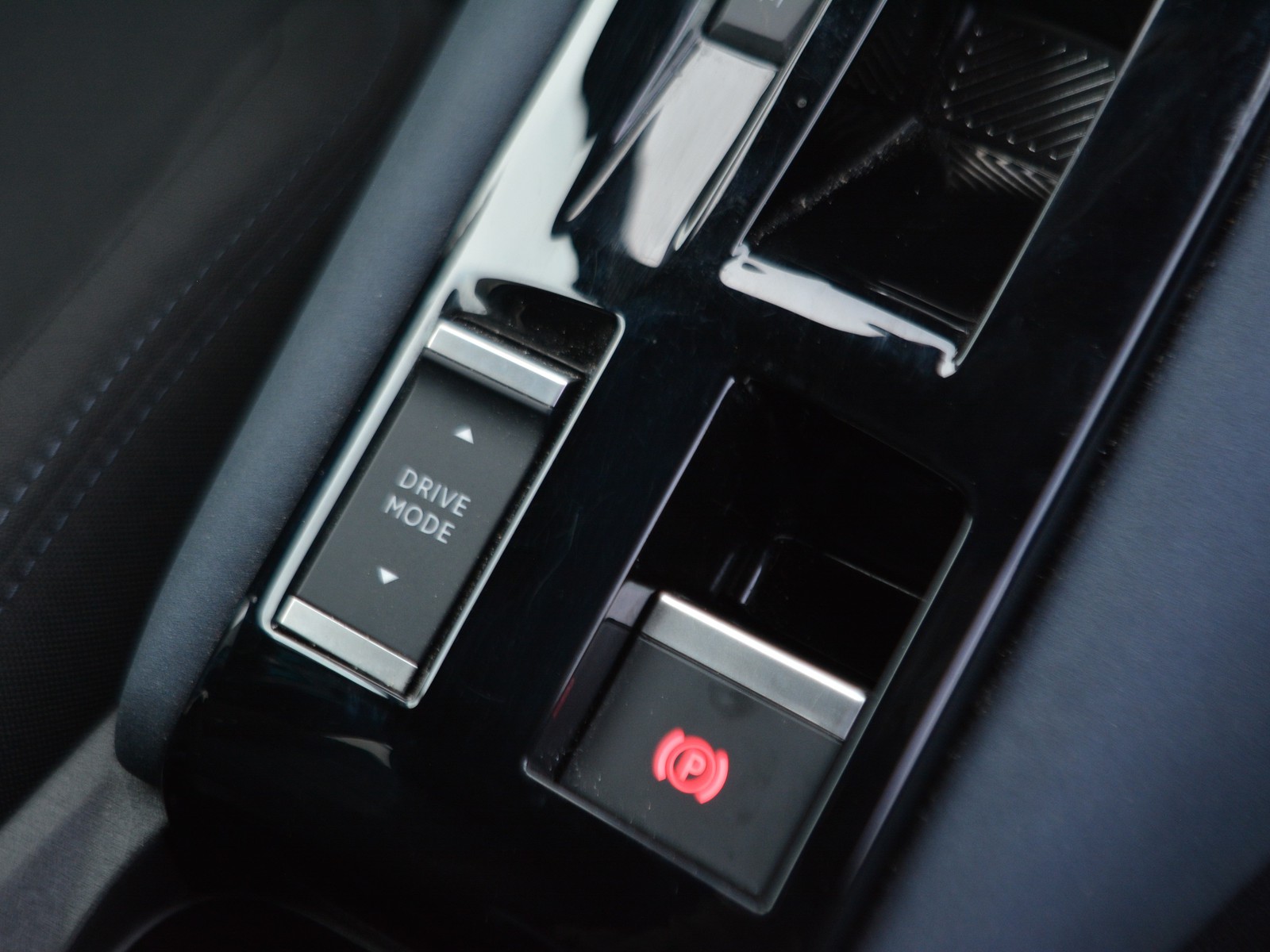 18 - Alfa Romeo Junior 1.2 hybrid 145cv ibrida edct6