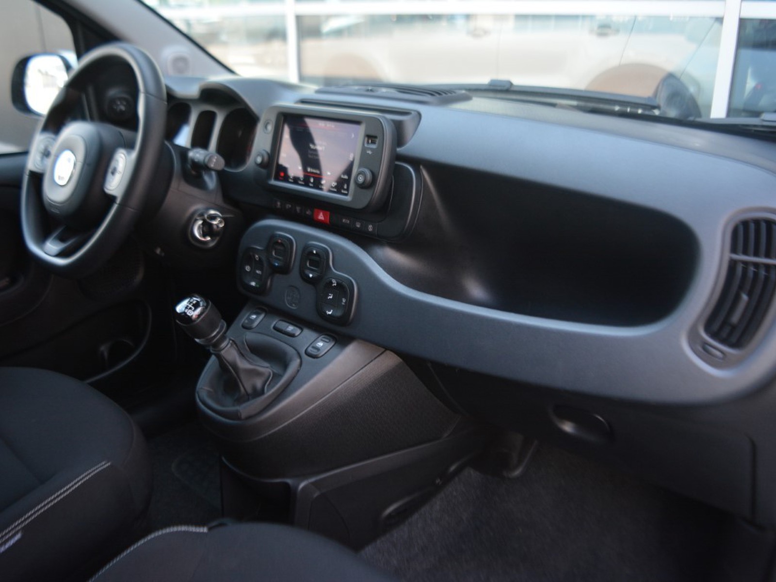 8 - Fiat Panda cross 1.0 firefly hybrid 70cv s&s 5p.ti