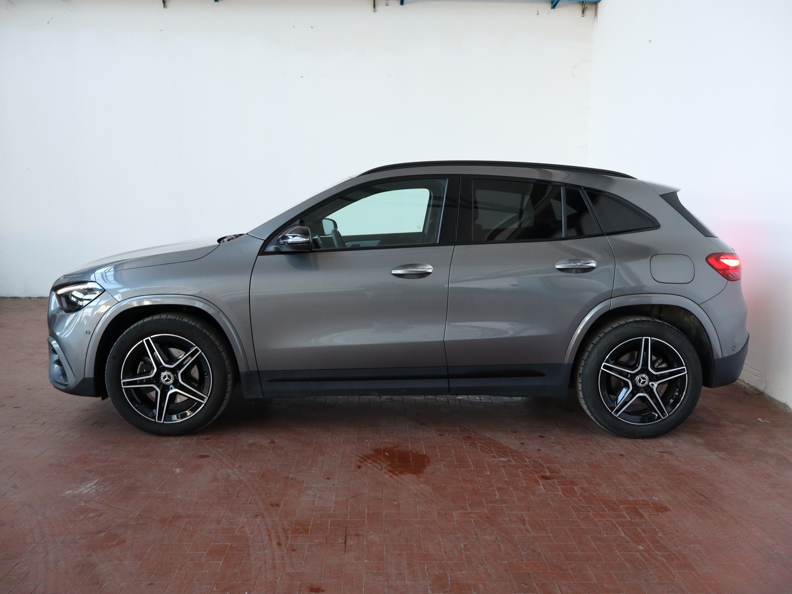 3 - Mercedes GLA 250 e plug-in-hybrid amg line advanced plus 8g-dct