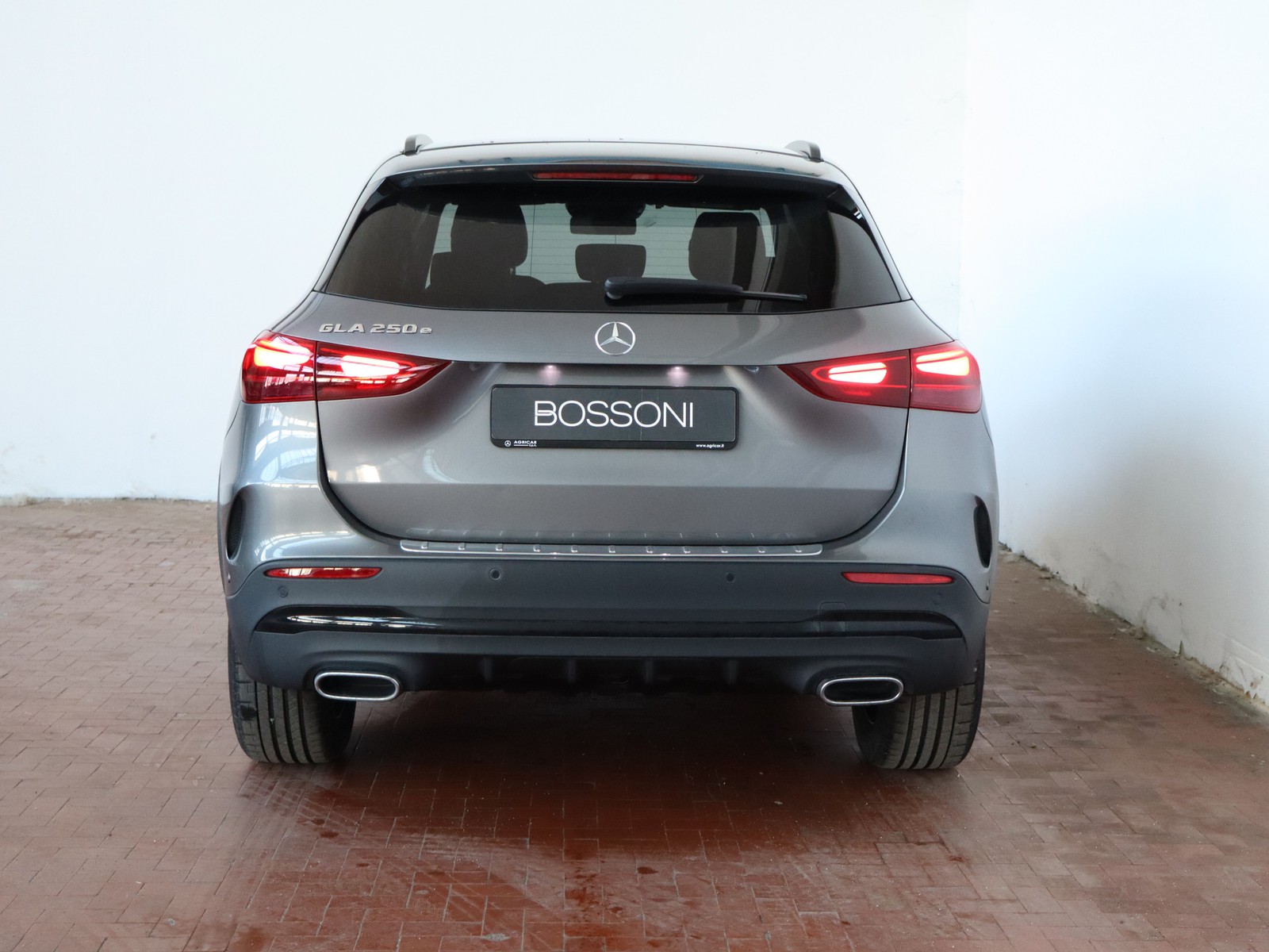 6 - Mercedes GLA 250 e plug-in-hybrid amg line advanced plus 8g-dct