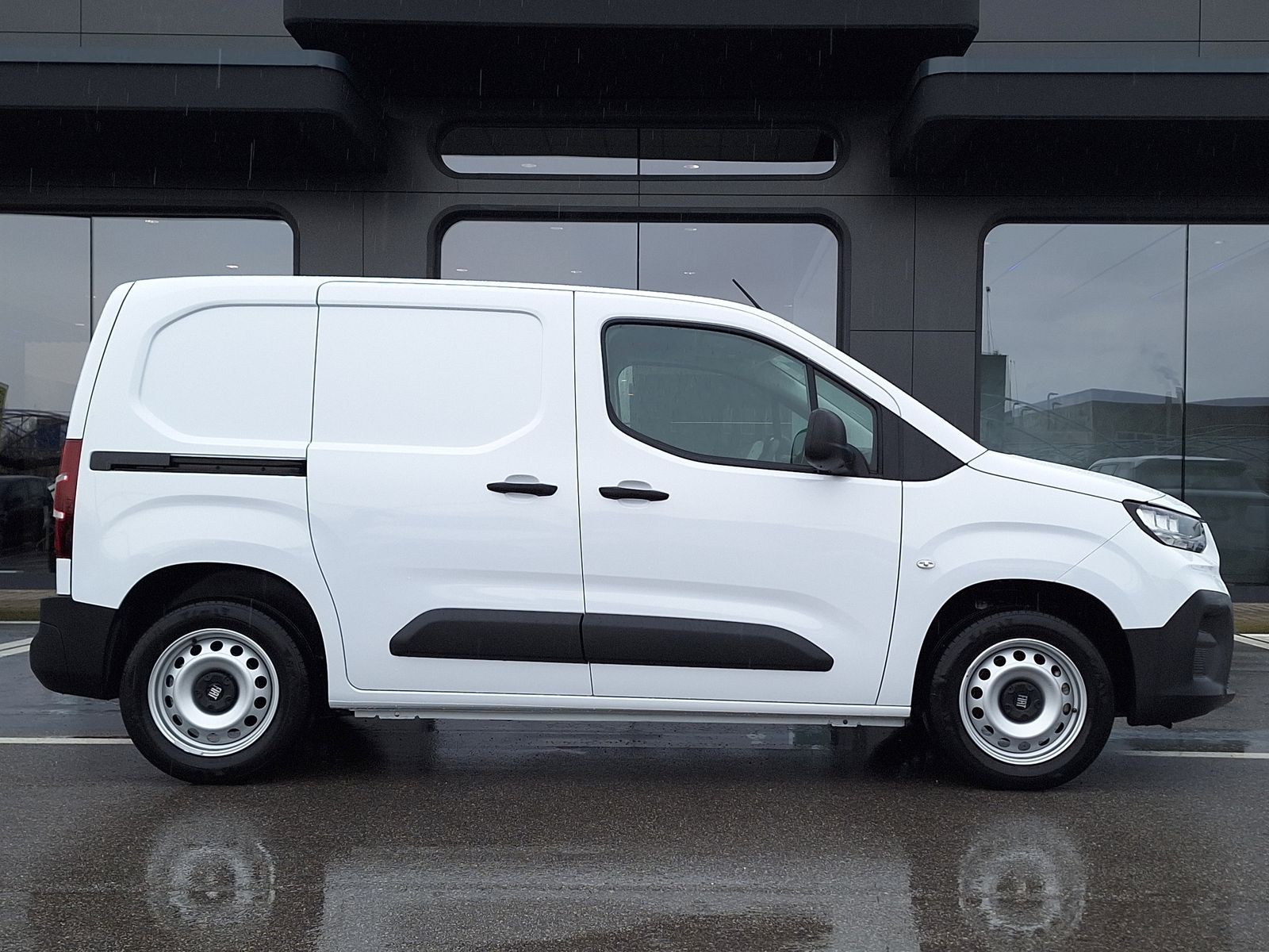 4 - Fiat Professional Doblò van m 1.5 diesel 130cv