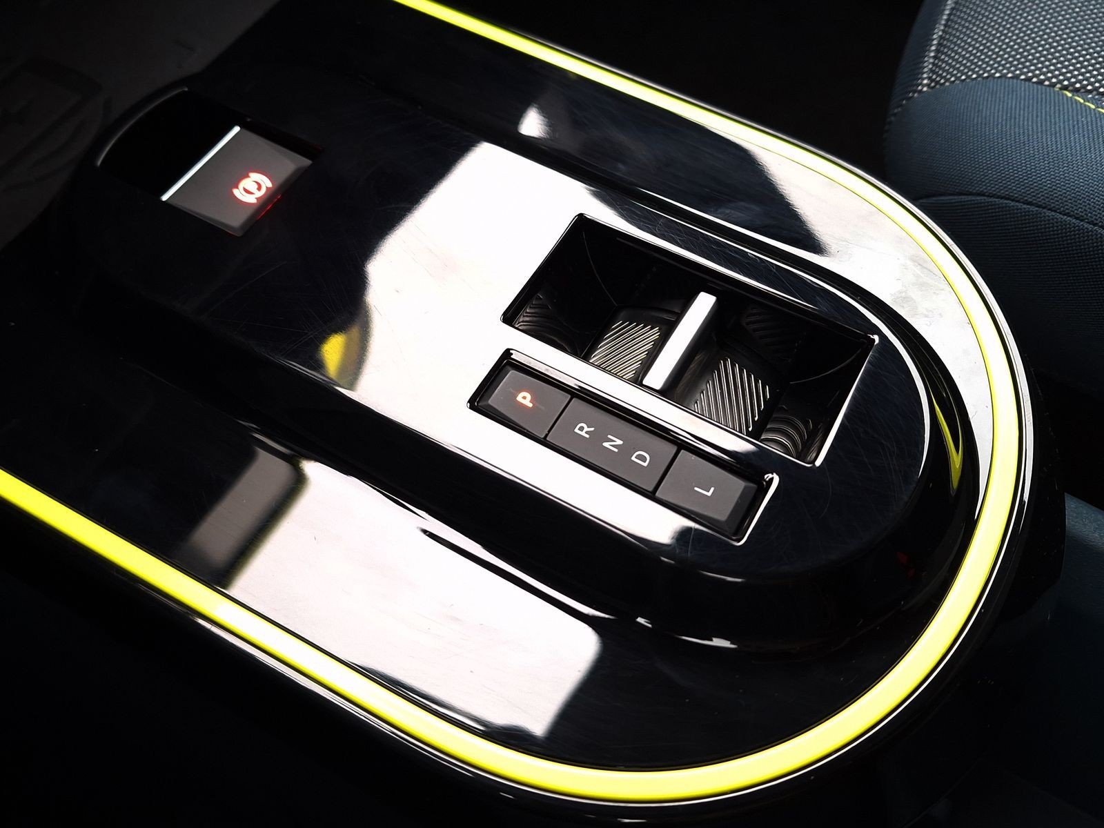 18 - Fiat Grande Panda 1.2 hybrid 110cv la prima