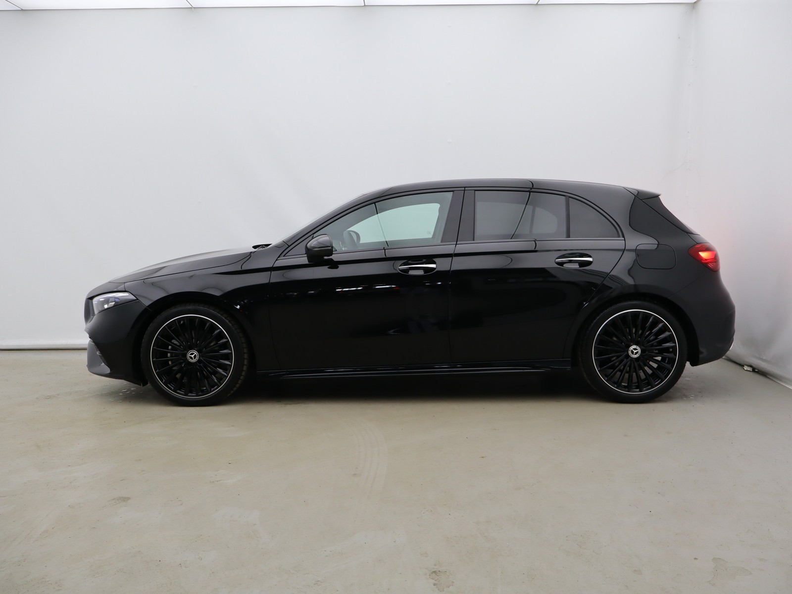 3 - Mercedes Classe A 180 d amg line premium speedshift dct amg 8g