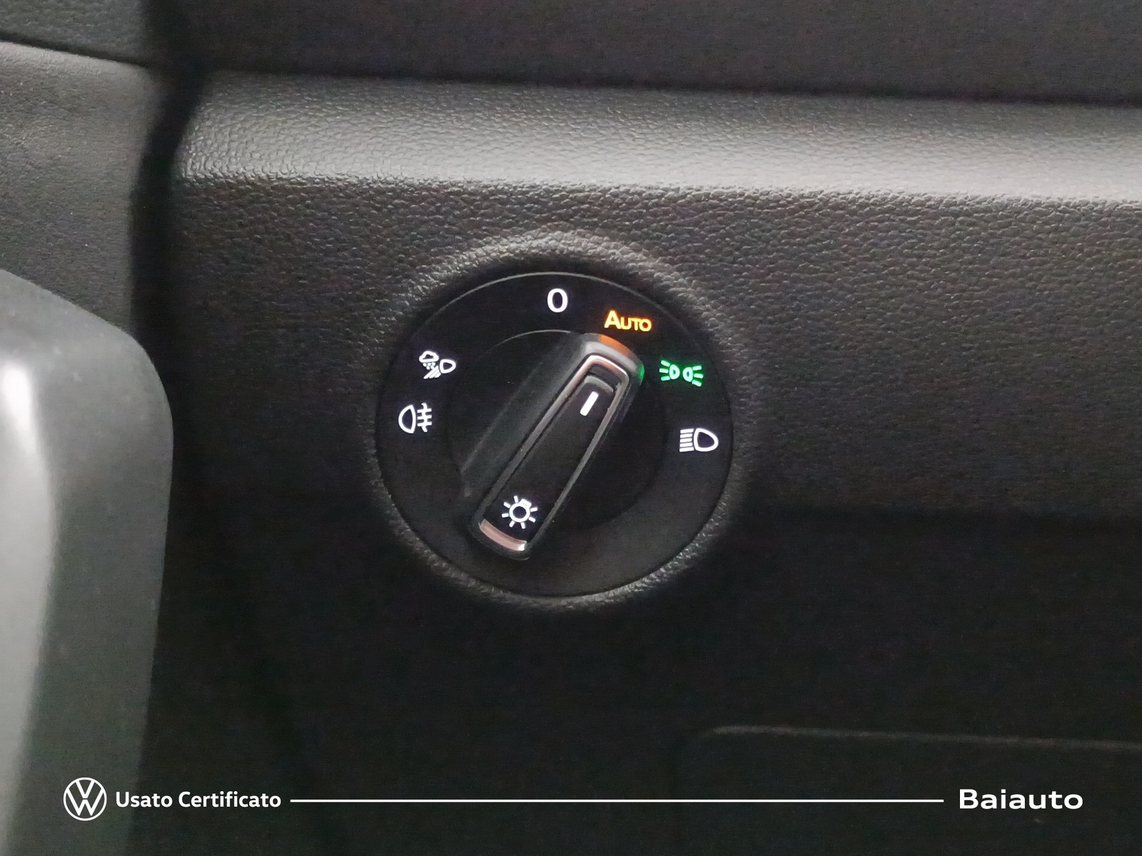 17 - Volkswagen T-Roc 1.5 tsi act style dsg