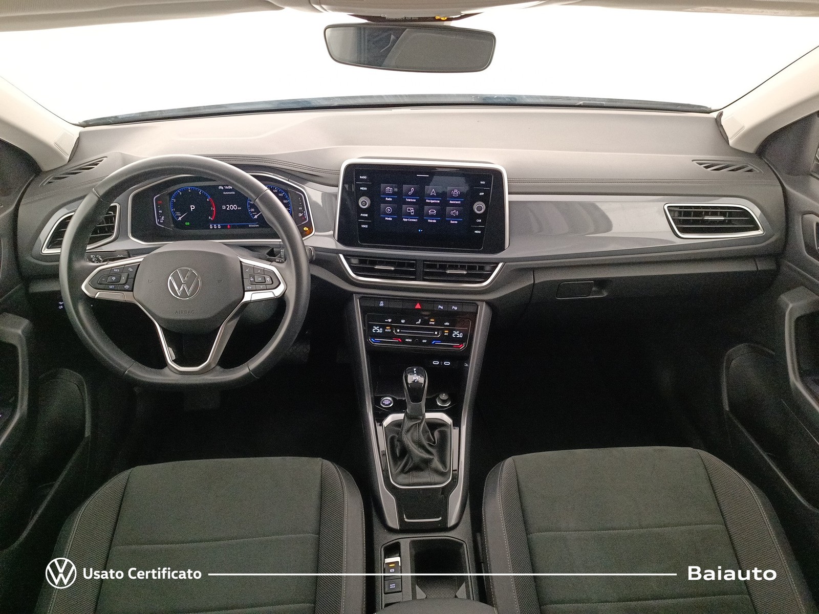 6 - Volkswagen T-Roc 1.5 tsi act style dsg