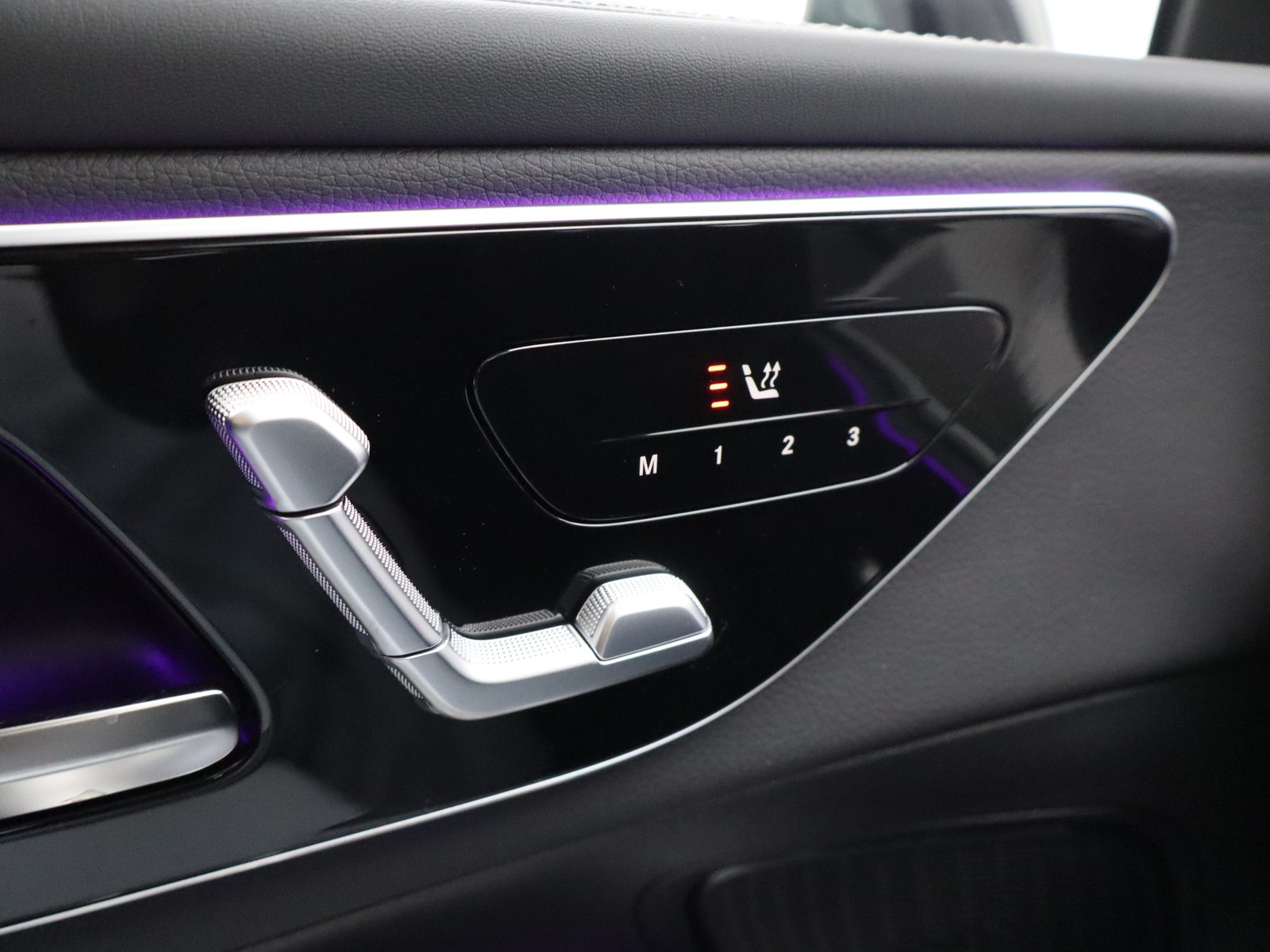 15 - Mercedes GLC coupe 300 de plug in hybrid amg line premium tech 4matic 9g-tronic