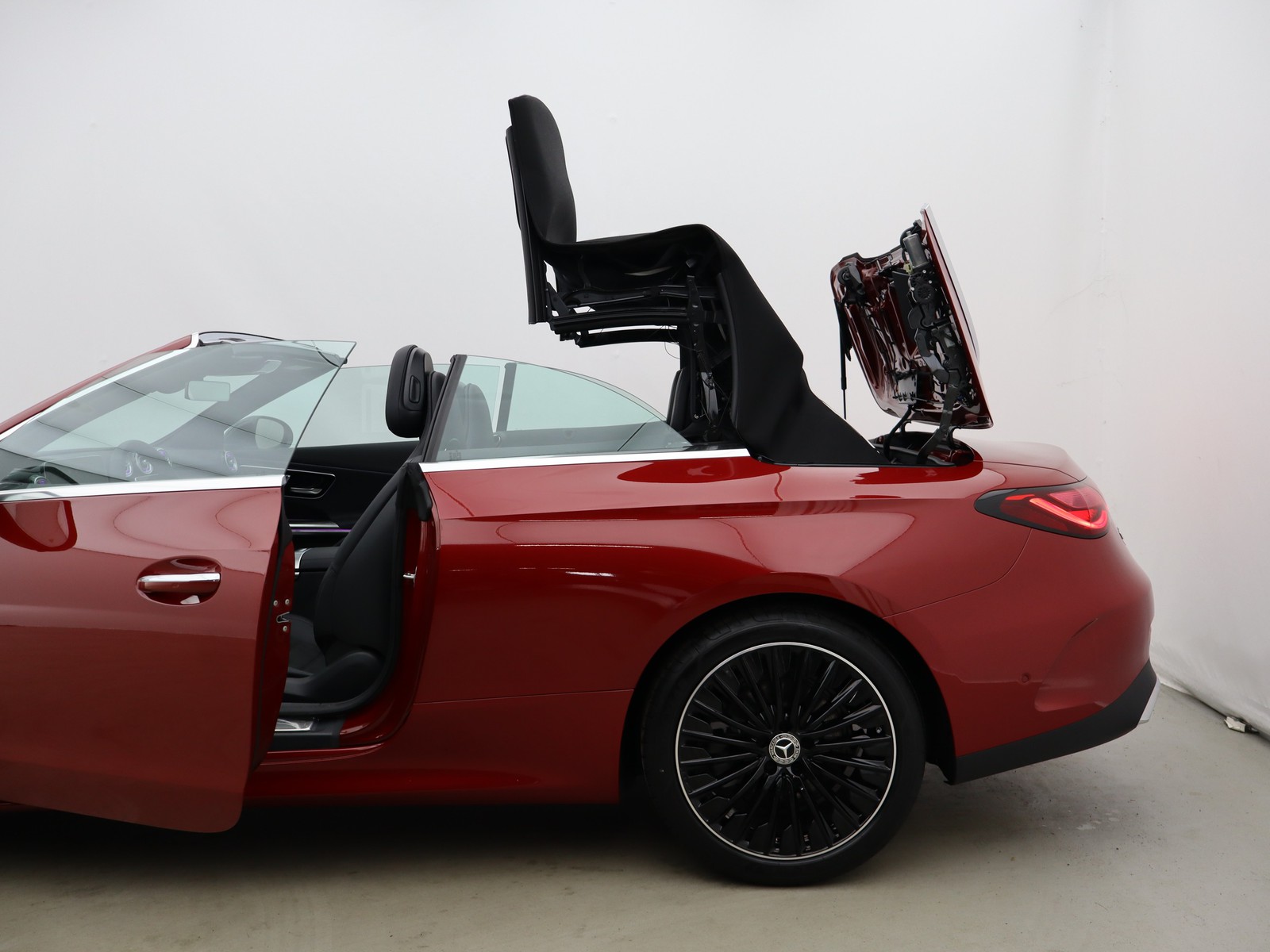 20 - Mercedes CLE cabrio 300 amg line premium plus 4matic 9g-tronic plus