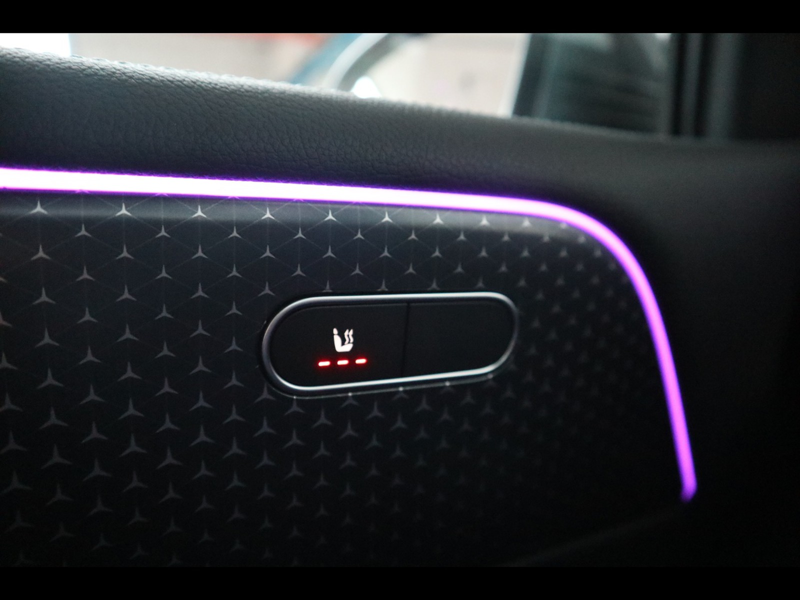 15 - Mercedes EQB 250+ progressive advanced