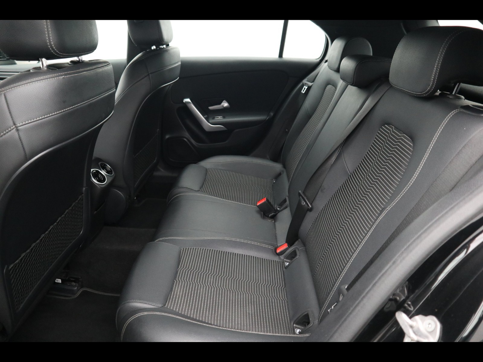 8 - Mercedes Classe A 180 d business extra