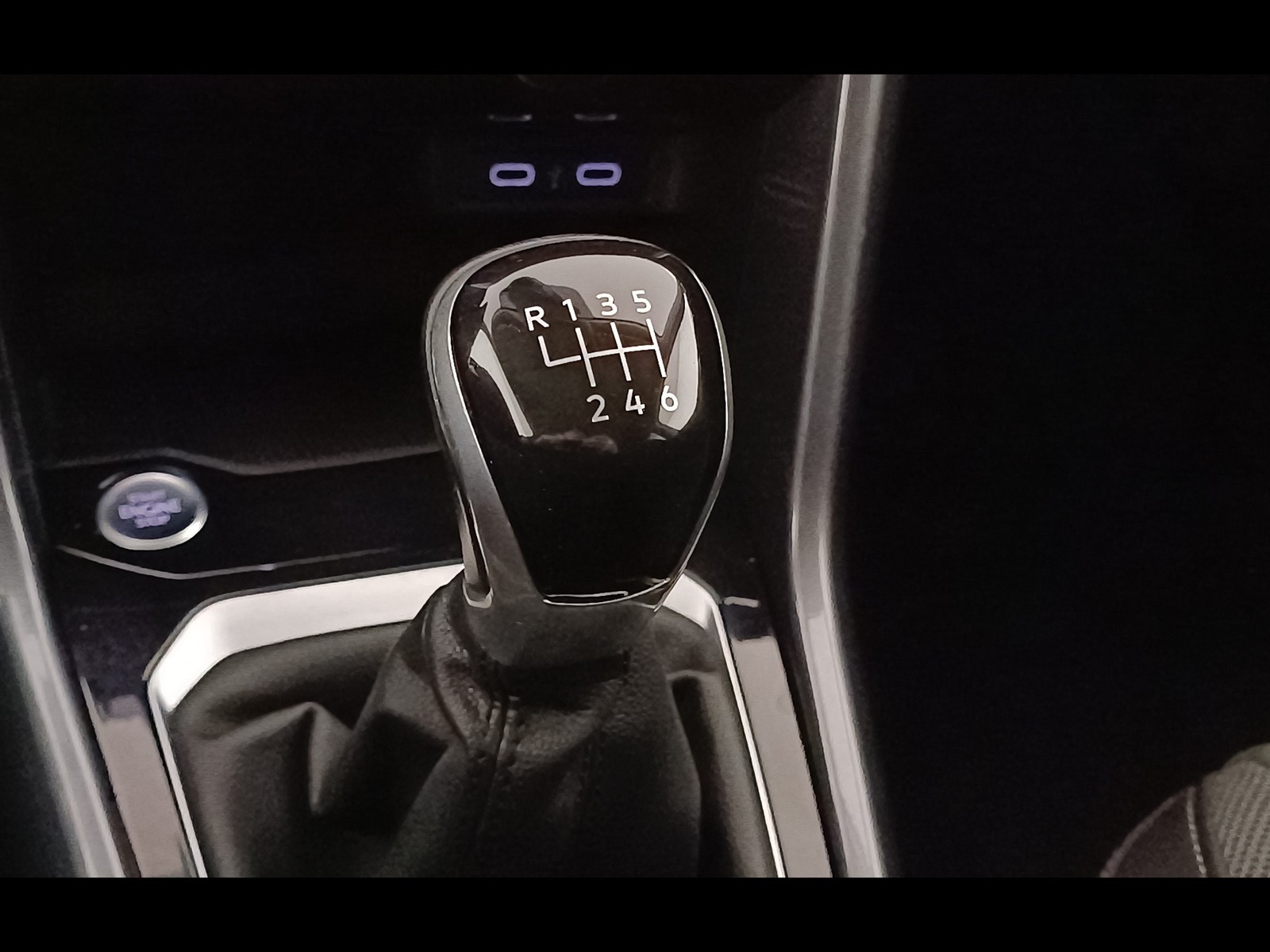 12 - Volkswagen T-Roc 2.0 tdi scr 115cv style