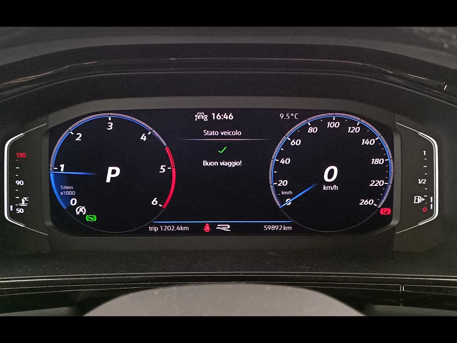 17 - Volkswagen T-Roc 2.0 tdi scr 150cv r line dsg