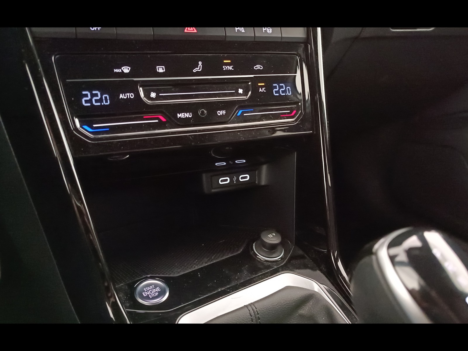 28 - Volkswagen T-Roc 2.0 tdi scr 150cv r line dsg