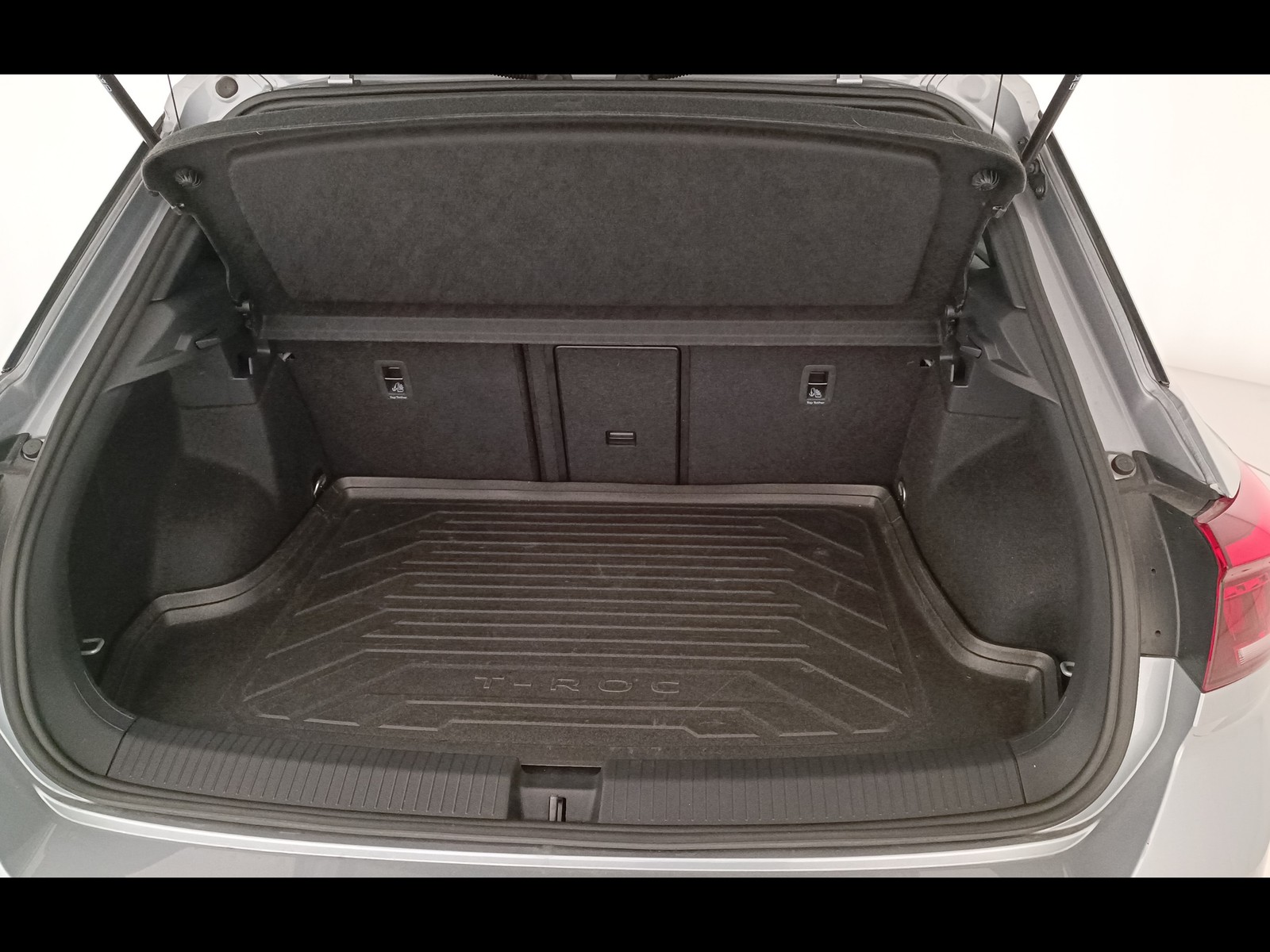 10 - Volkswagen T-Roc 2.0 tdi scr 150cv r line dsg