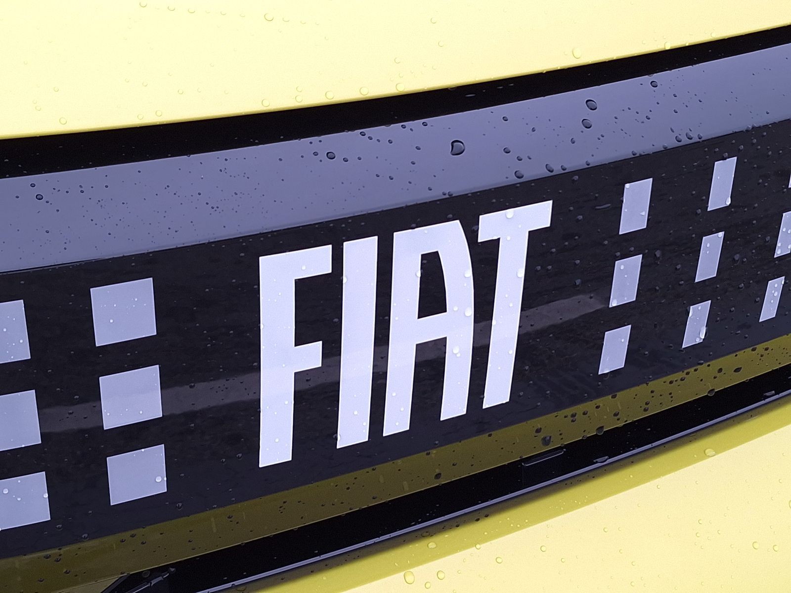 24 - Fiat Grande Panda 1.2 hybrid 110cv la prima