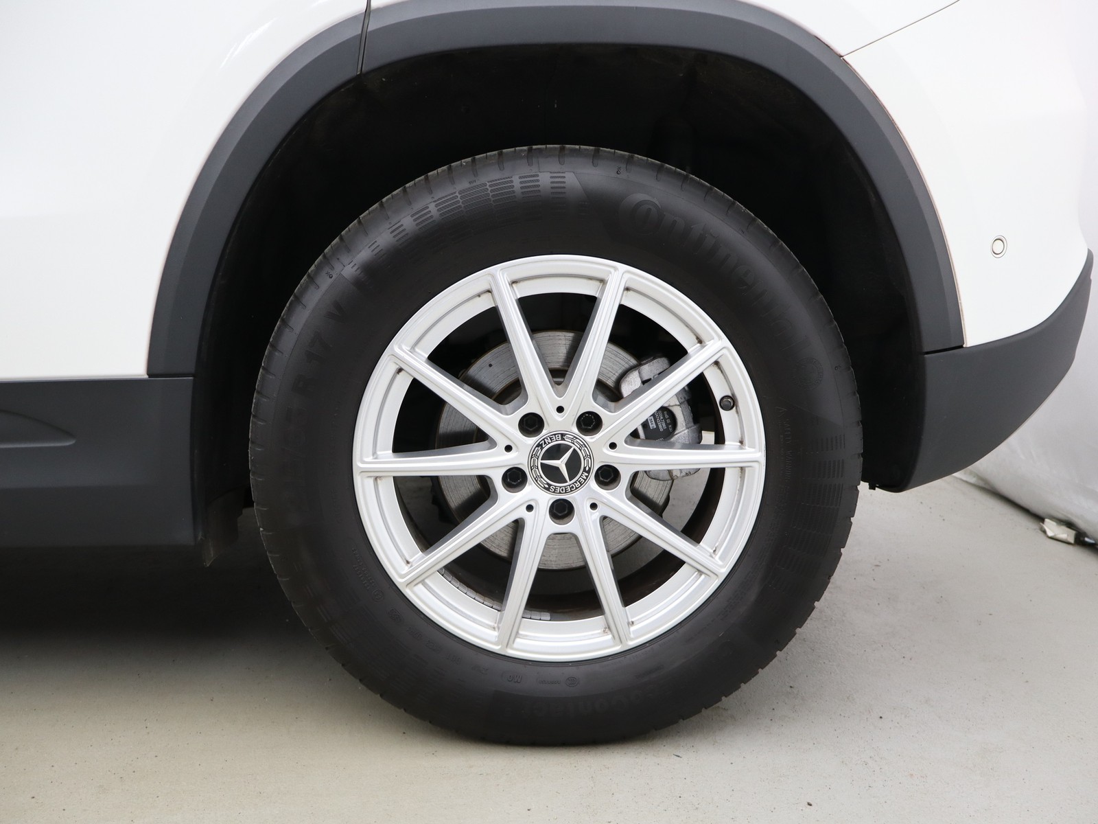 4 - Mercedes GLA 180 business extra 7g-dct