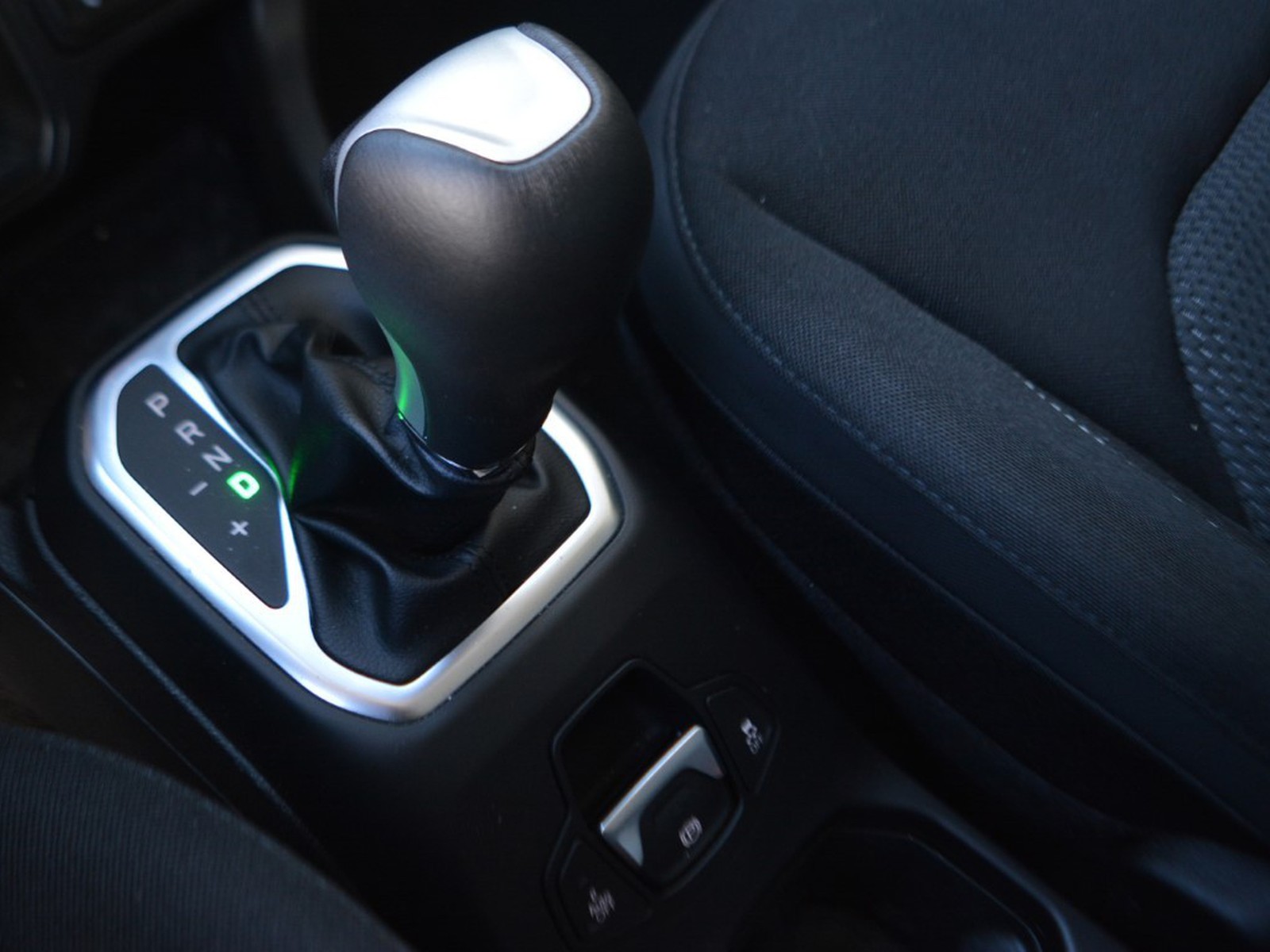 17 - Jeep Renegade 1.5 turbo t4 mhev altitude 2wd dct