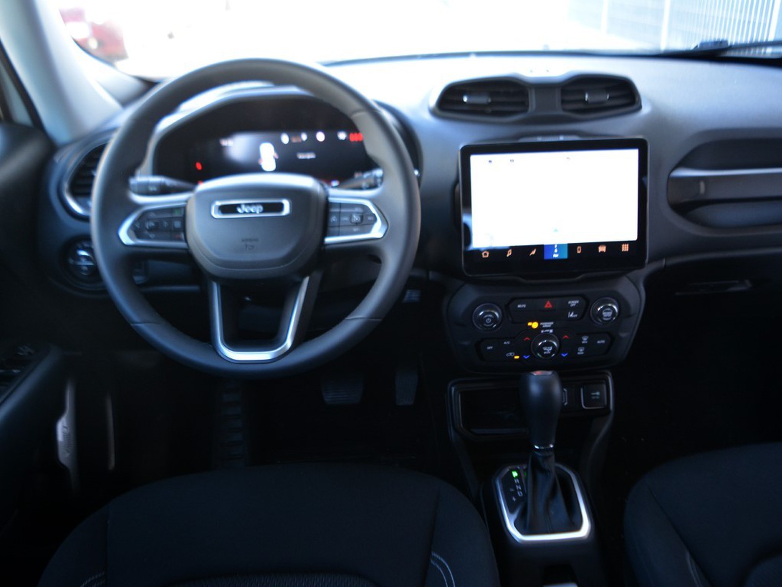 9 - Jeep Renegade 1.5 turbo t4 mhev altitude 2wd dct