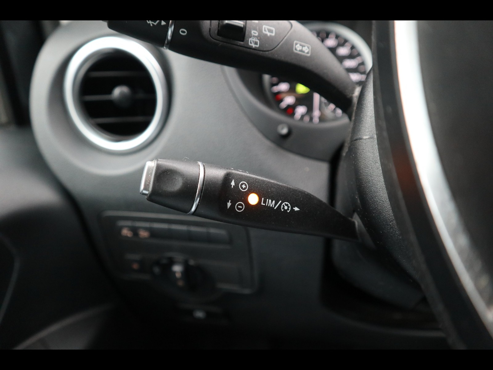 10 - Mercedes Vans Vito 119 cdi(bluetec) long mixto auto e6