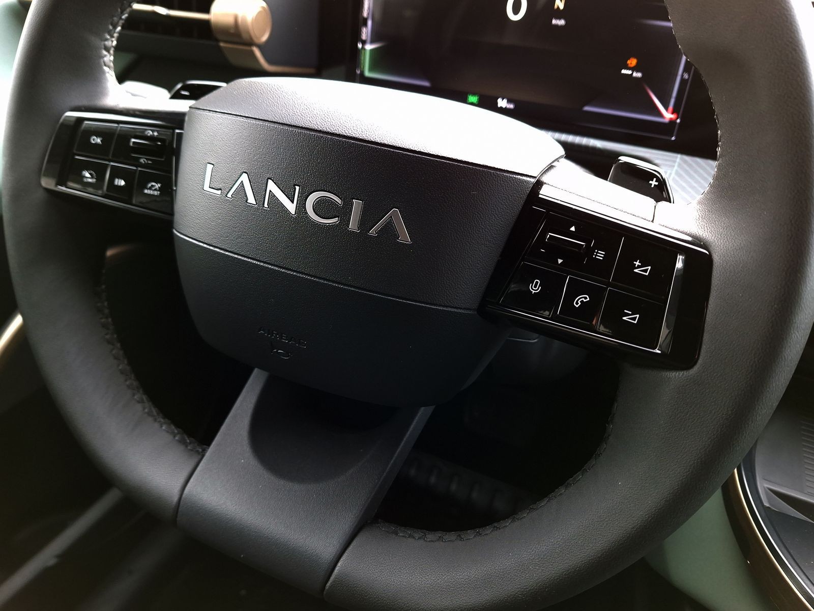 20 - Lancia Ypsilon 1.2 mhev 110cv e-dct