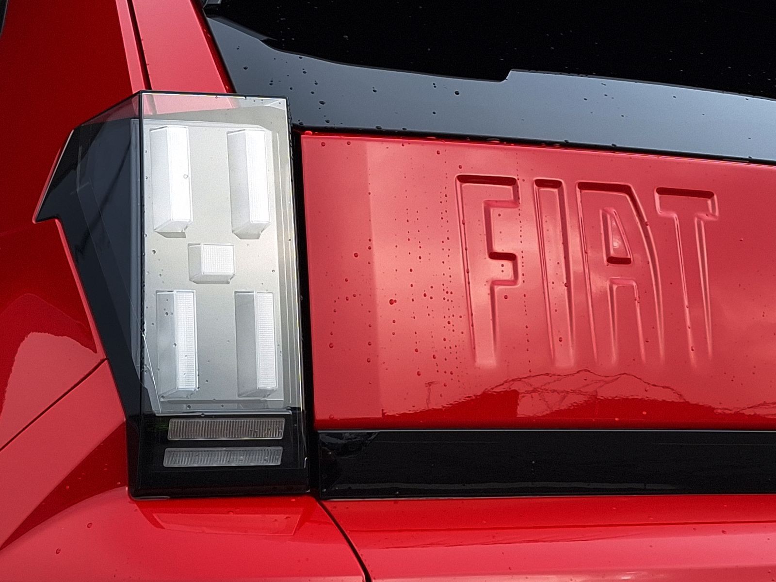 15 - Fiat Grande Panda 1.2 hybrid 110cv la prima