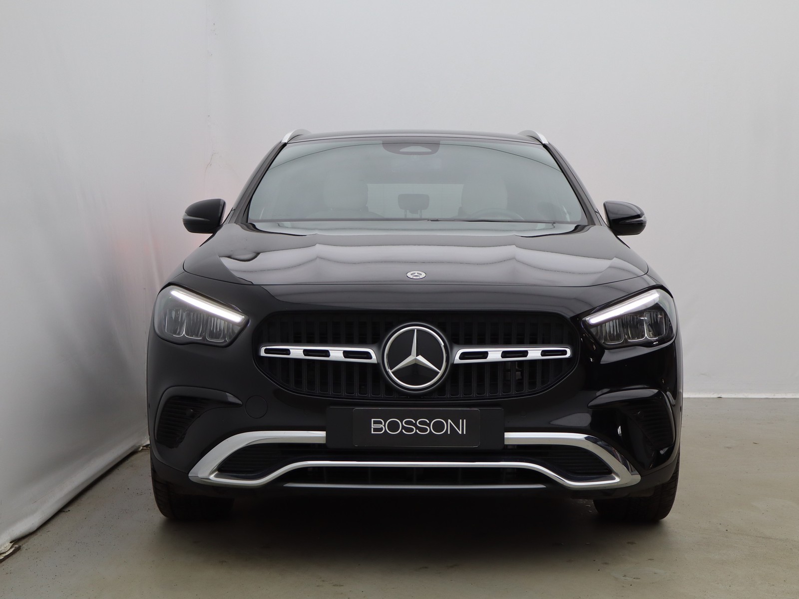 2 - Mercedes GLA 200 d progressive advanced plus 8g-dct