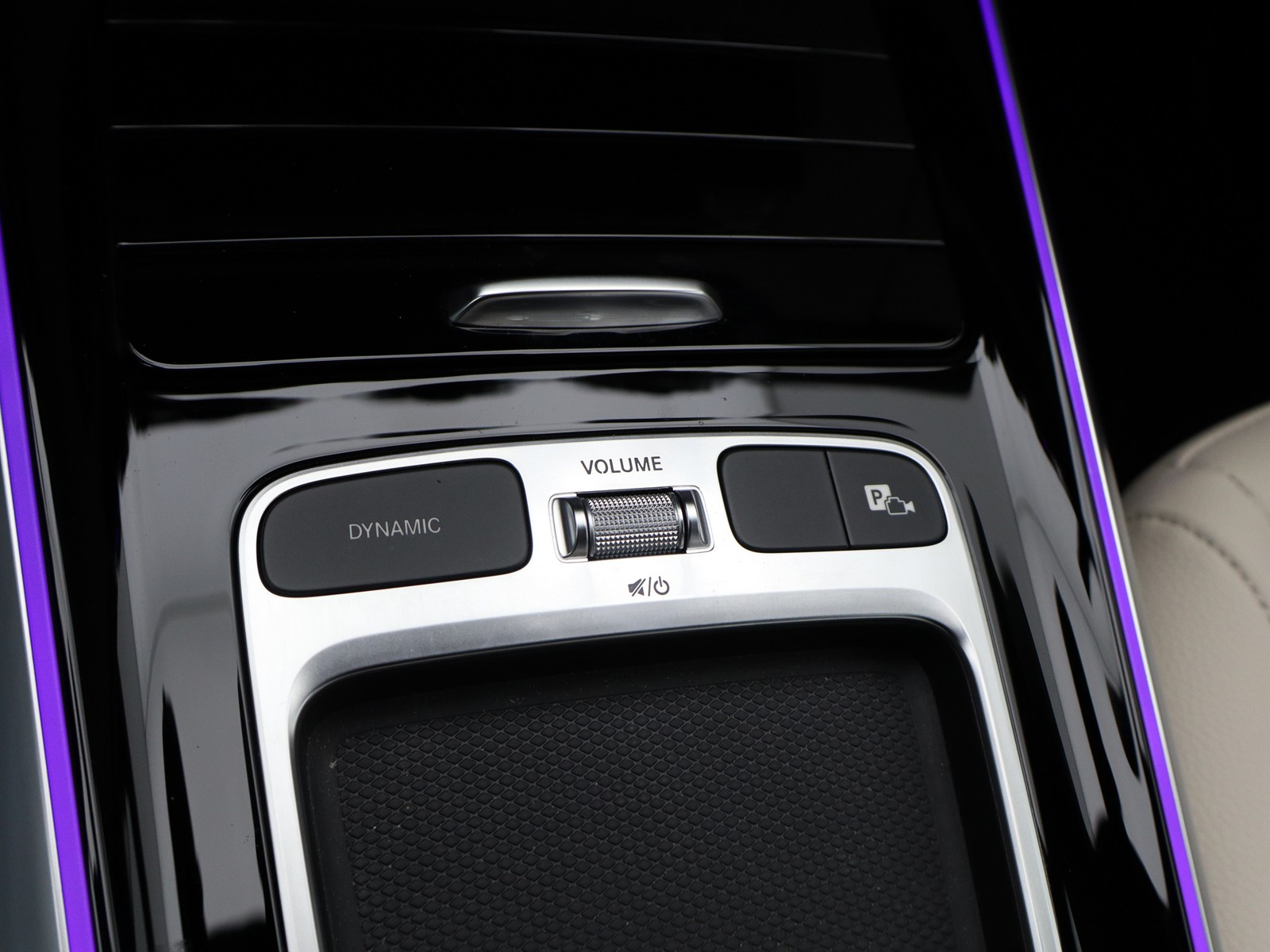 14 - Mercedes GLA 200 d progressive advanced plus 8g-dct