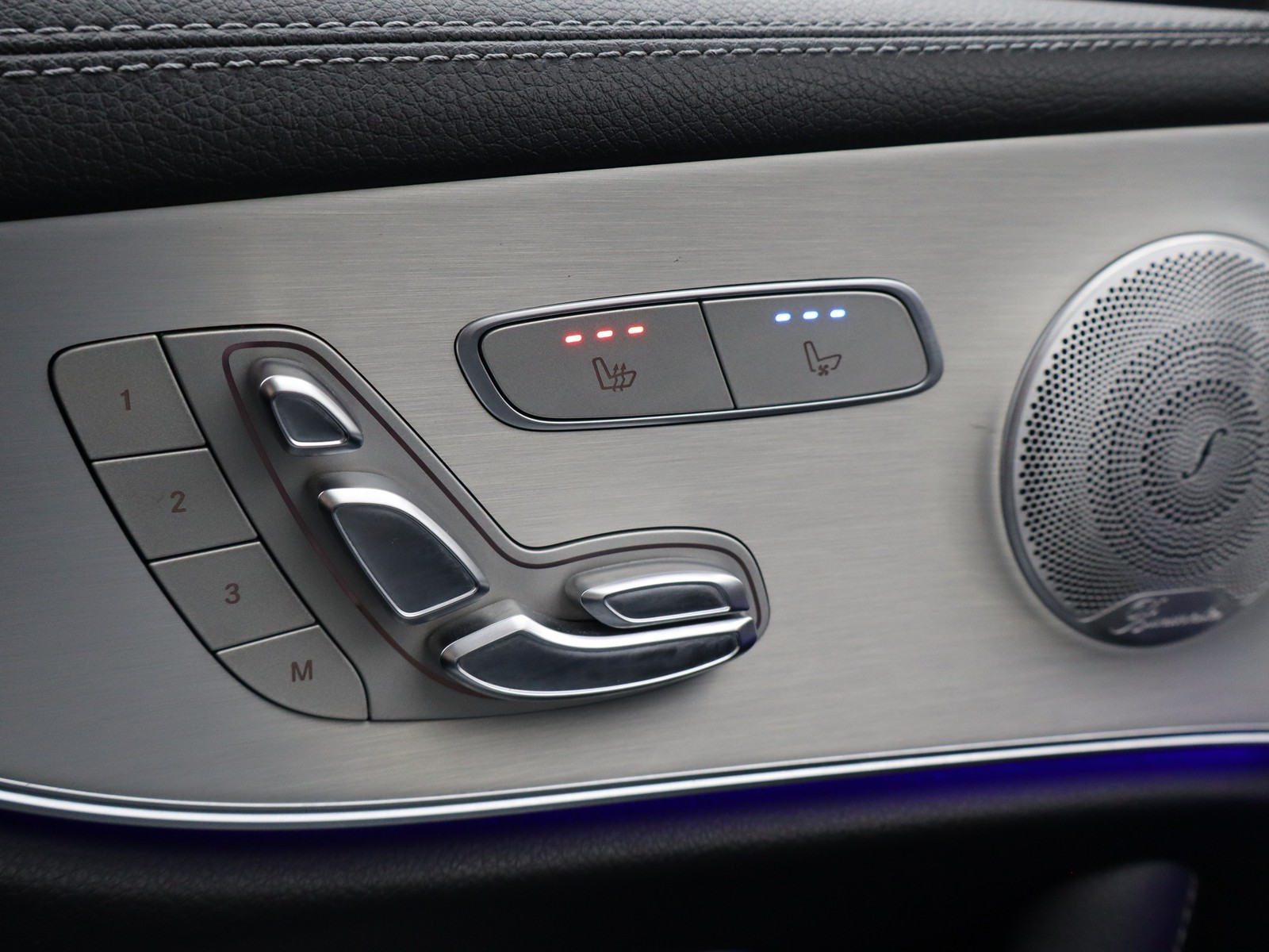 15 - Mercedes Classe E coupe 220 premium 4matic 9g-tronic plus