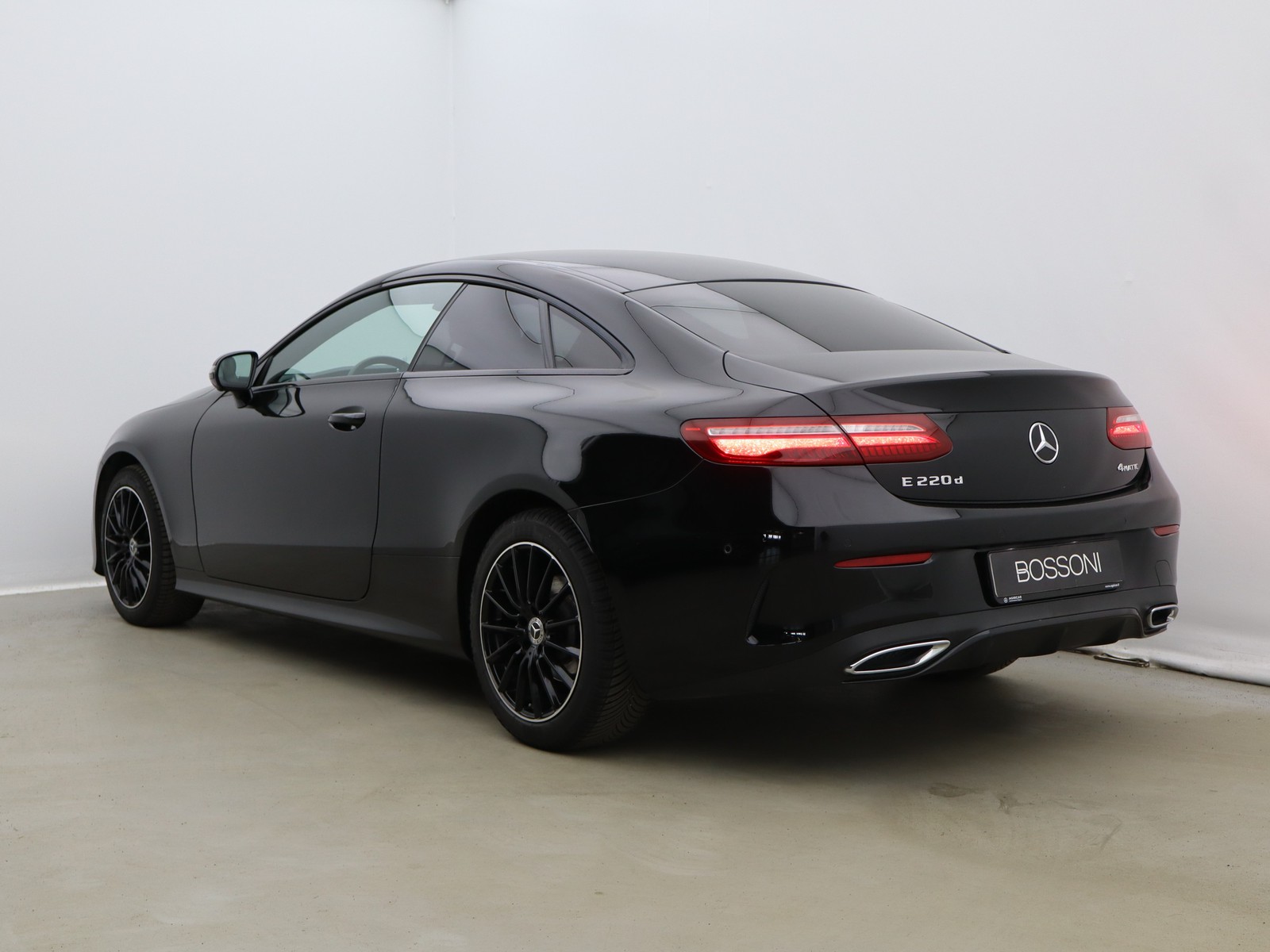 4 - Mercedes Classe E coupe 220 premium 4matic 9g-tronic plus