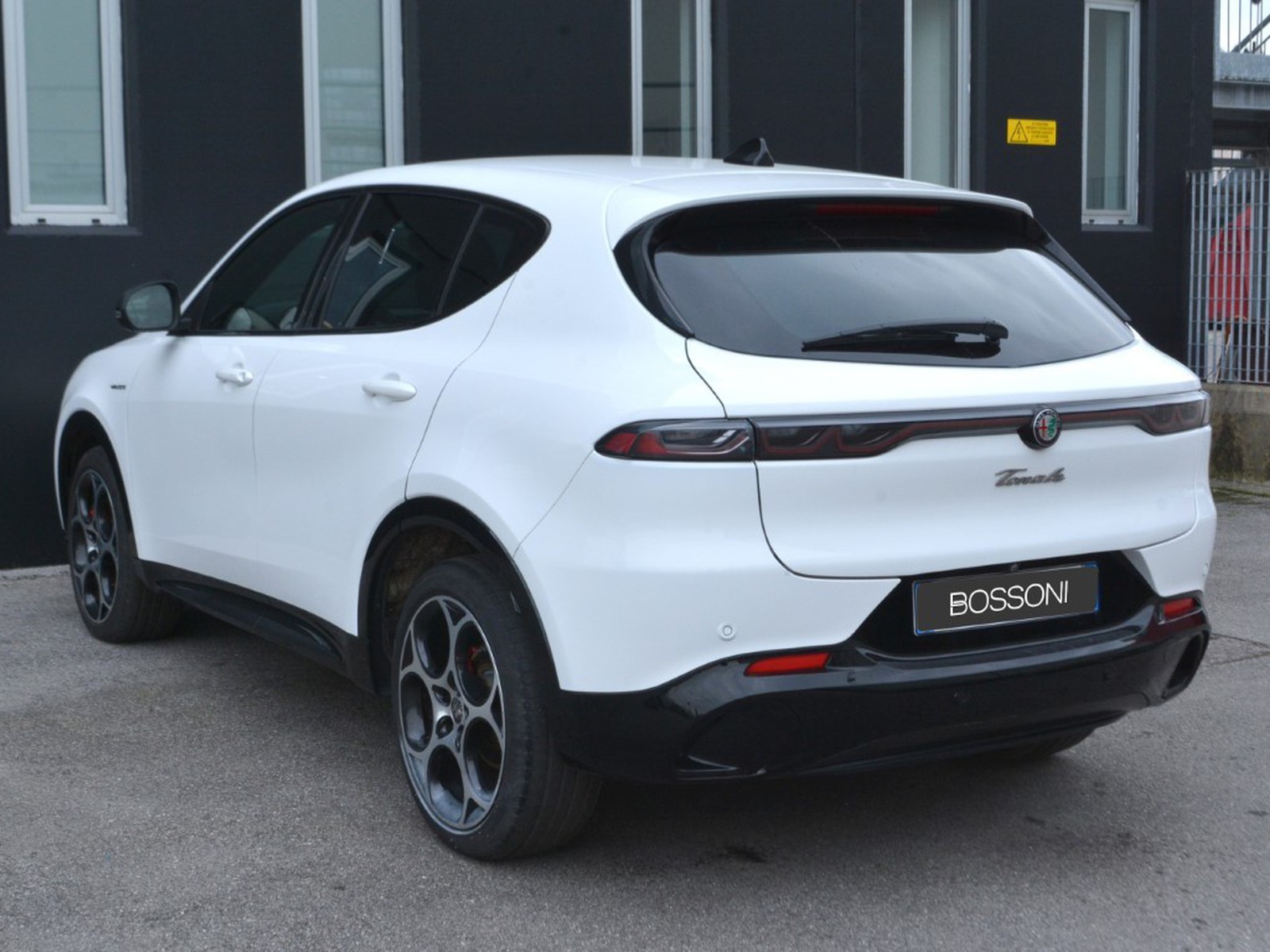 4 - Alfa Romeo Tonale 1.5 hybrid 160cv veloce tct7