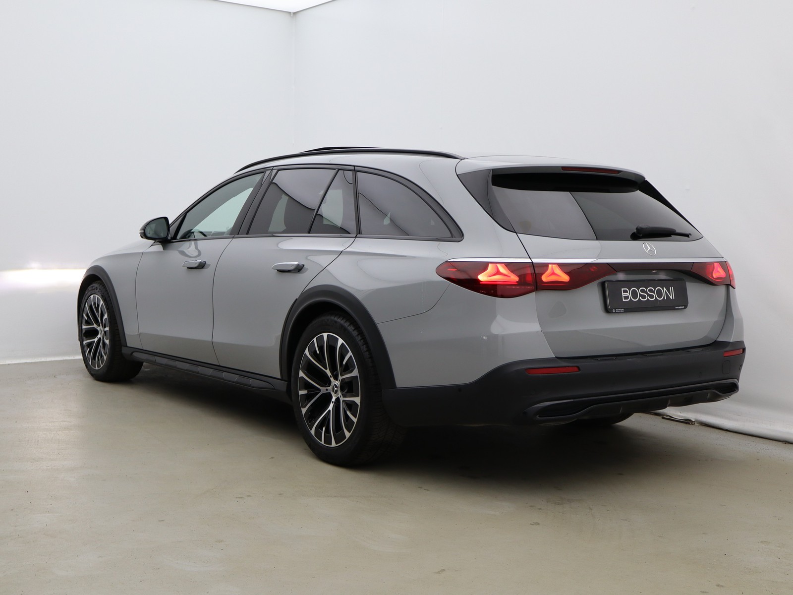 5 - Mercedes Classe E station wagon all-terrain 220 d premium 4matic 9g-tronic