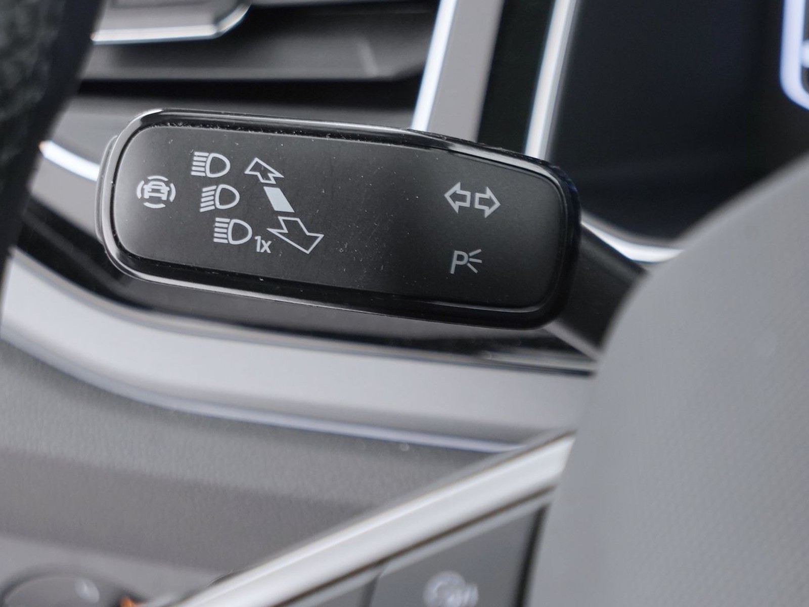 29 - Volkswagen Taigo 1.5 tsi 150cv r-line dsg