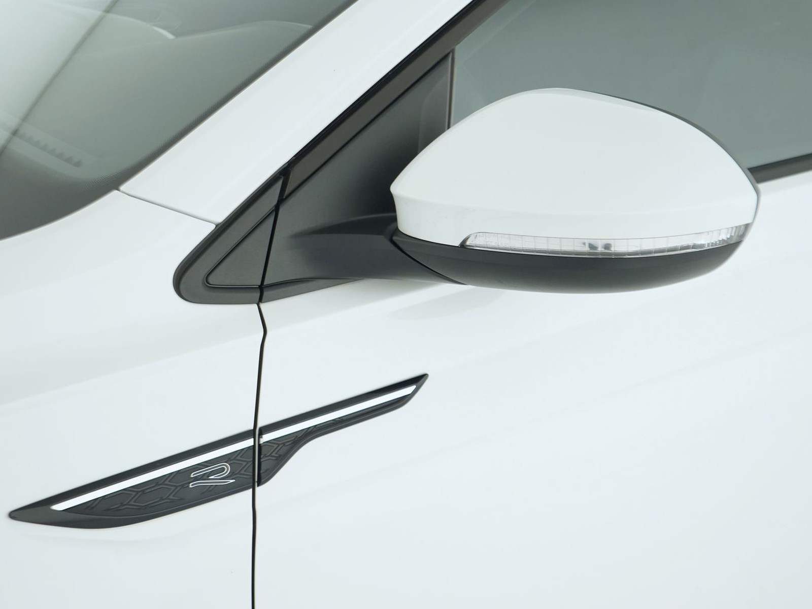 38 - Volkswagen Taigo 1.5 tsi 150cv r-line dsg