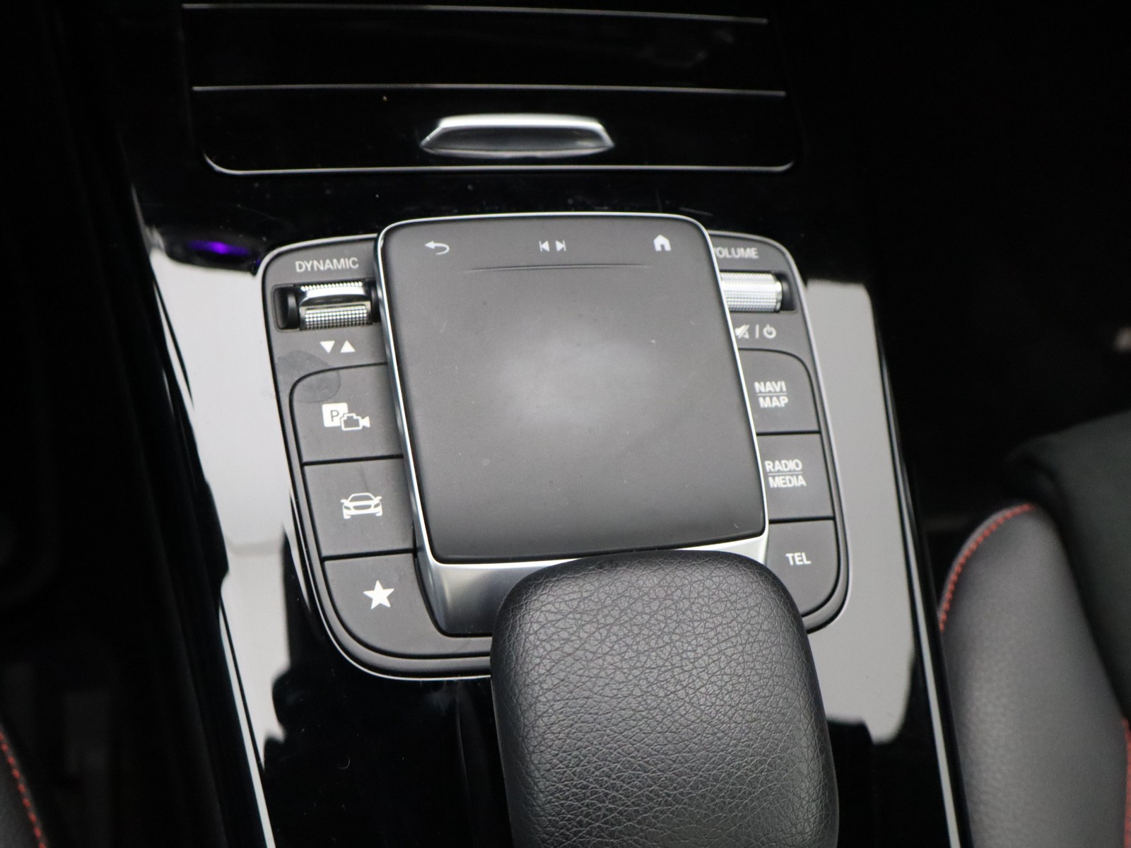 14 - Mercedes CLA shooting brake 200 d premium 8g-dct