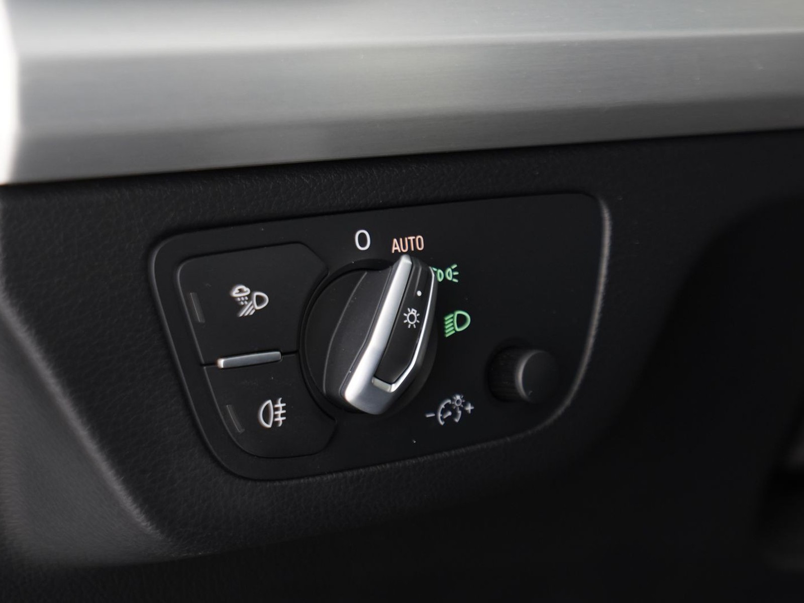 11 - Audi Q5 35 2.0 tdi mhev 12v business advanced s tronic