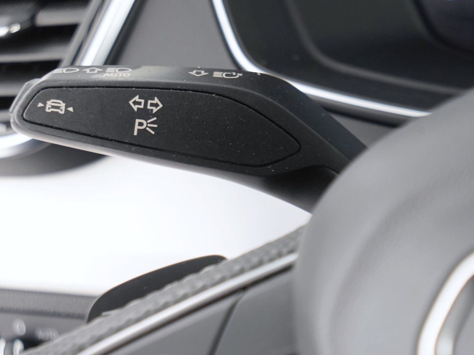 28 - Audi Q5 35 2.0 tdi mhev 12v business advanced s tronic