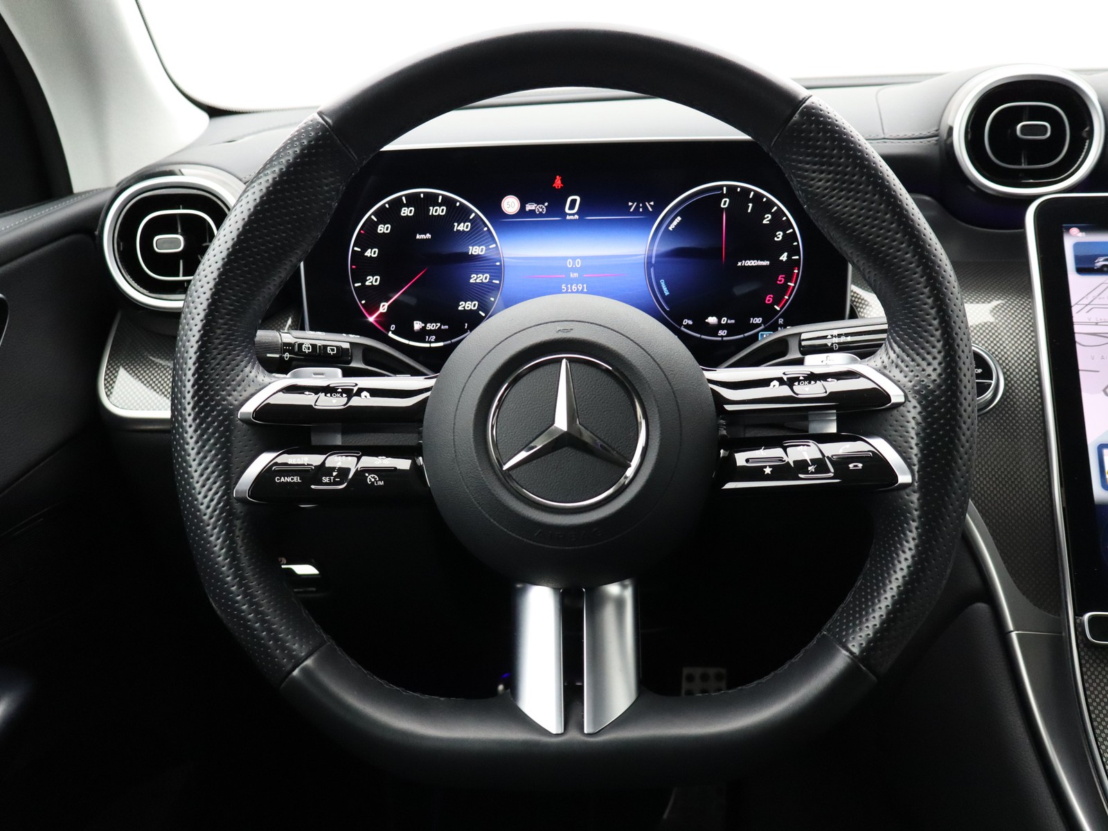 16 - Mercedes GLC suv 300 de plug in hybrid amg line advanced 4matic 9g-tronic