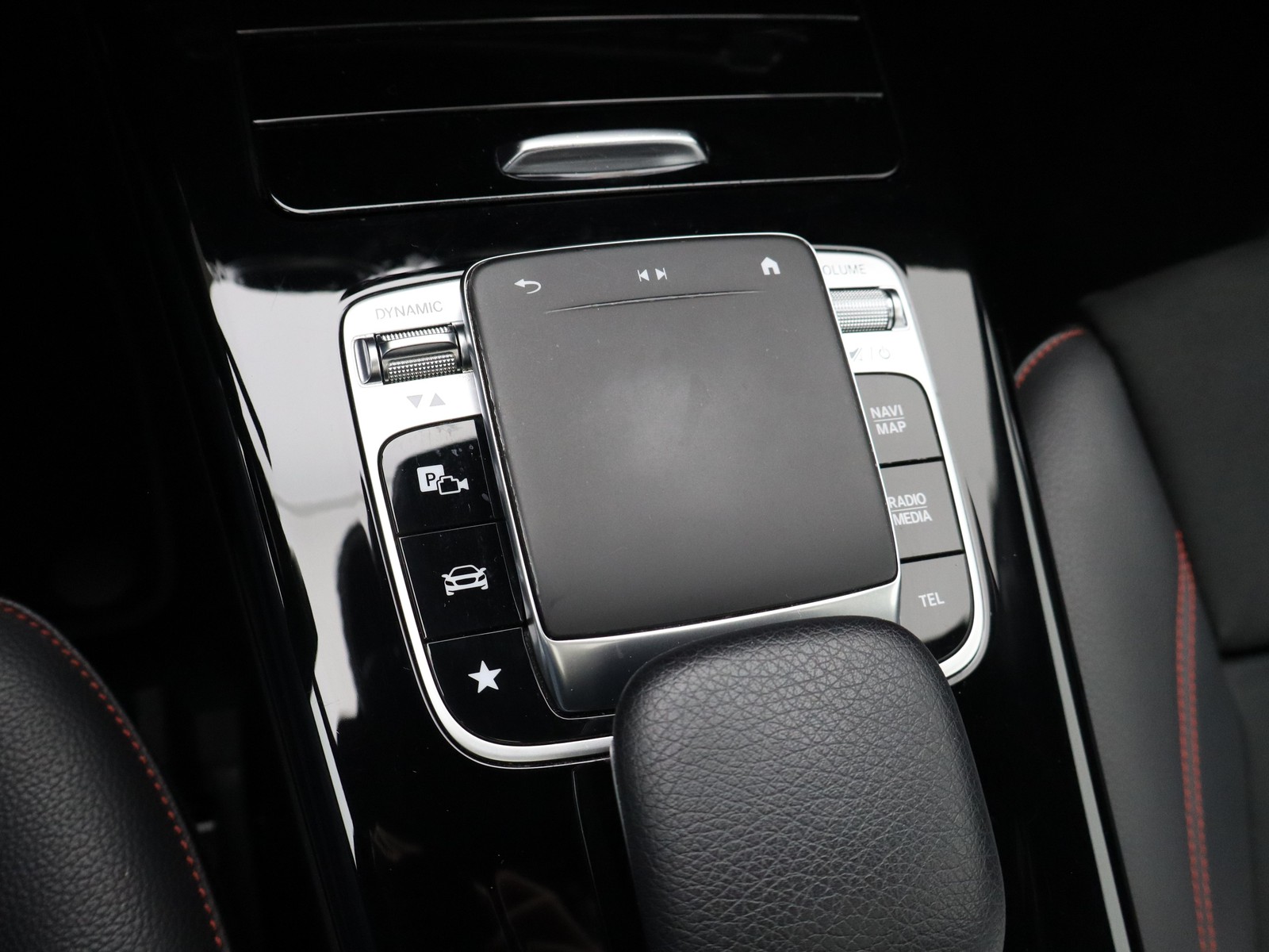 14 - Mercedes CLA shooting brake 200 d premium 8g-dct