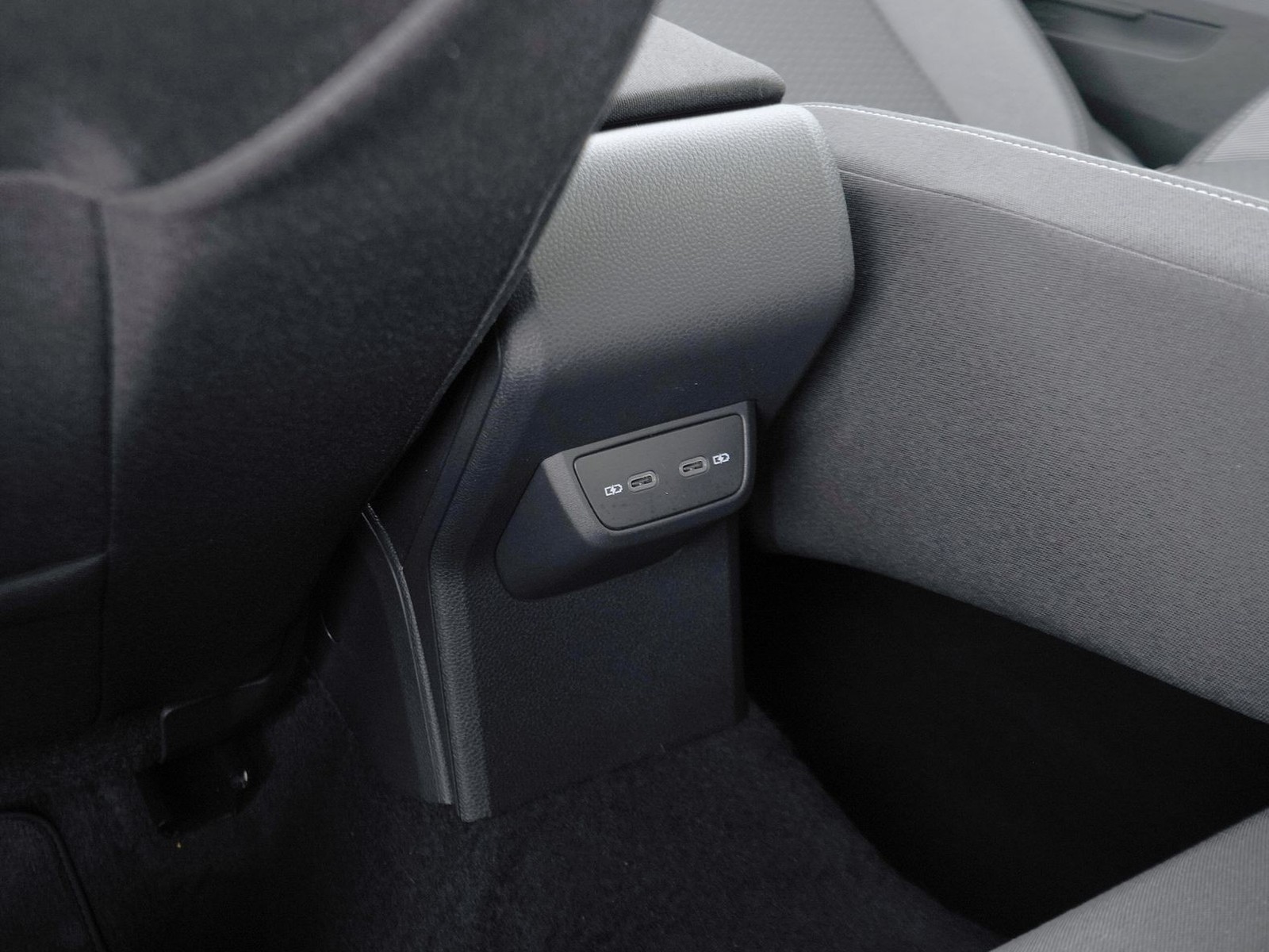 28 - Volkswagen Taigo 1.0 tsi 115cv edition plus