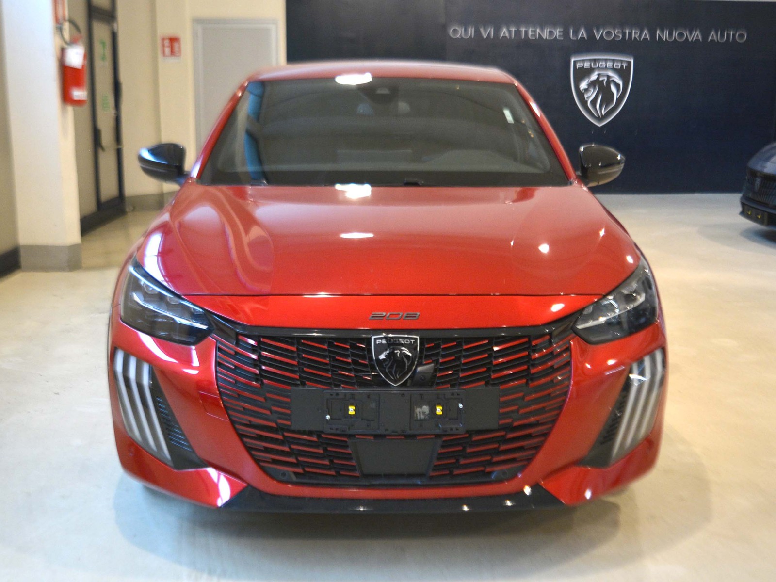 2 - Peugeot 208 1.2 hybrid 48v 110cv gt e-dcs6