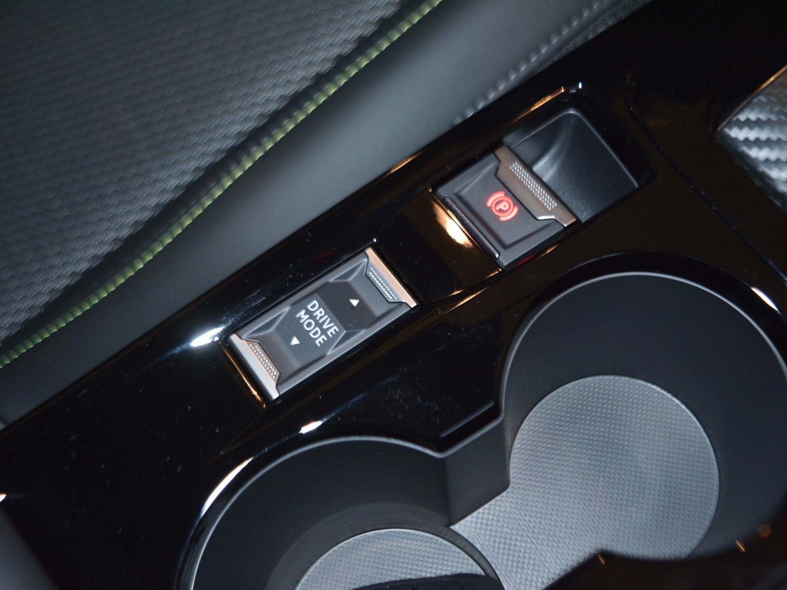 14 - Peugeot 208 1.2 hybrid 48v 110cv gt e-dcs6