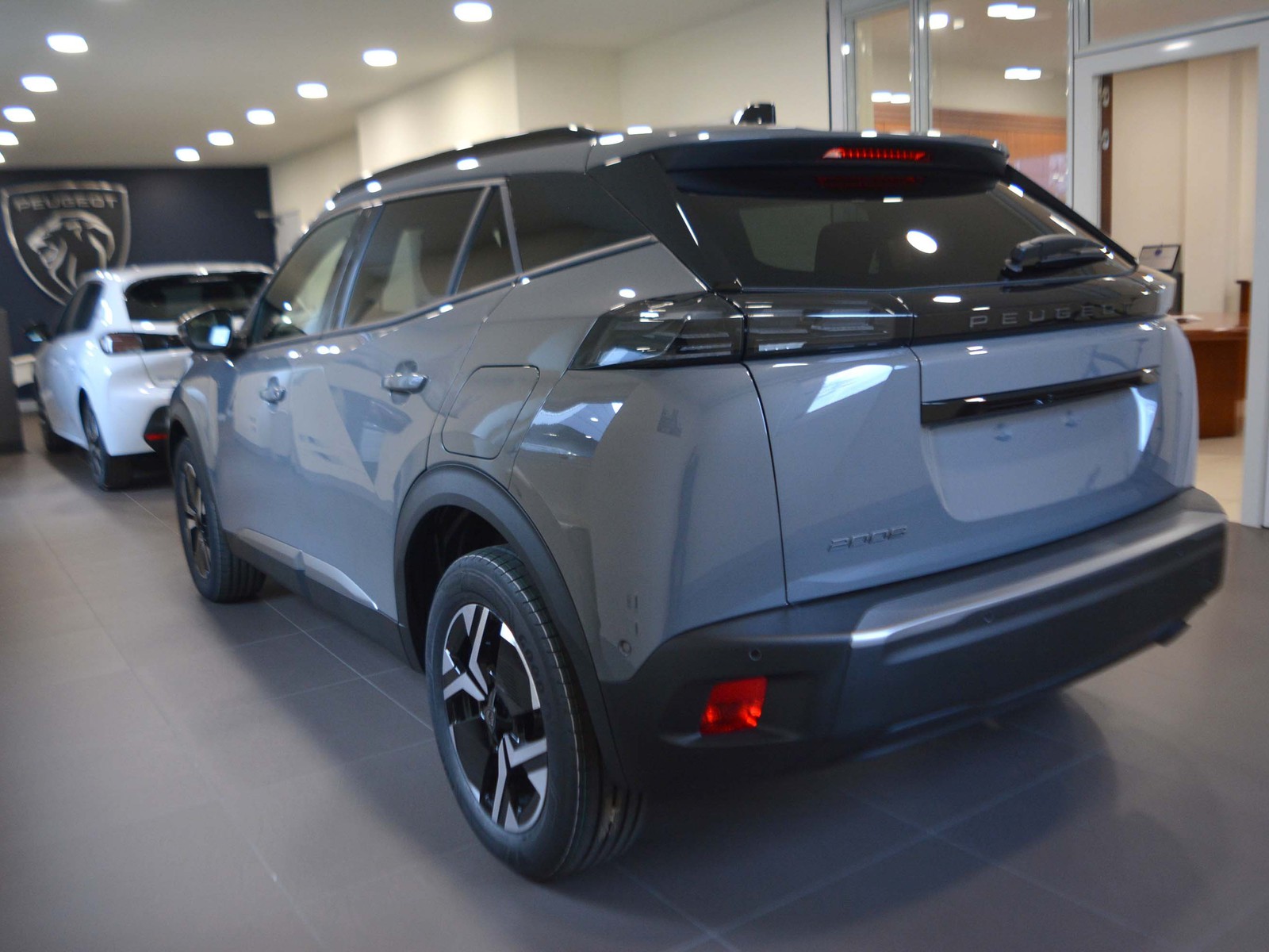 4 - Peugeot 2008 1.2 puretech 100cv allure s&s