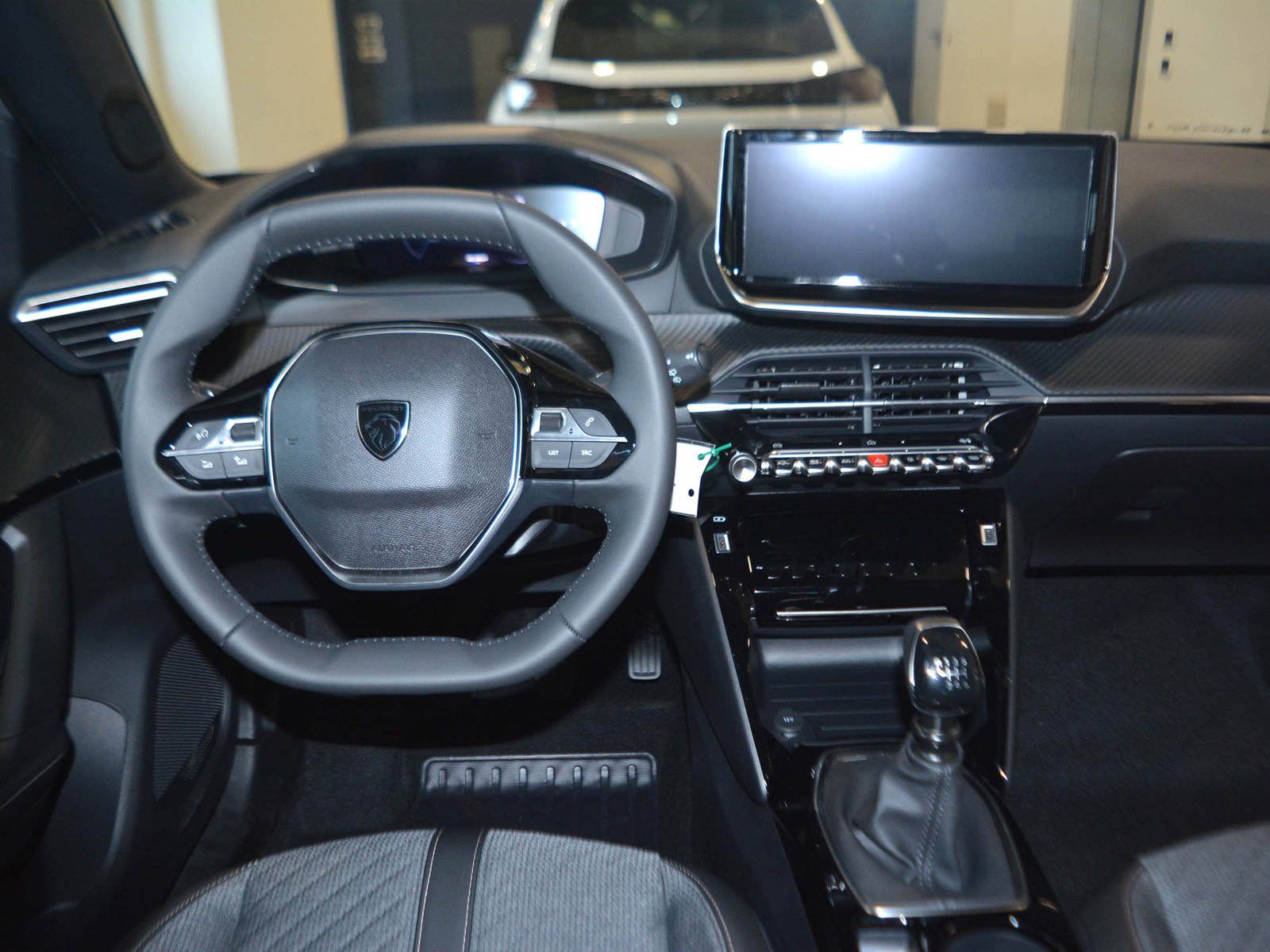 9 - Peugeot 2008 1.2 puretech 100cv allure s&s