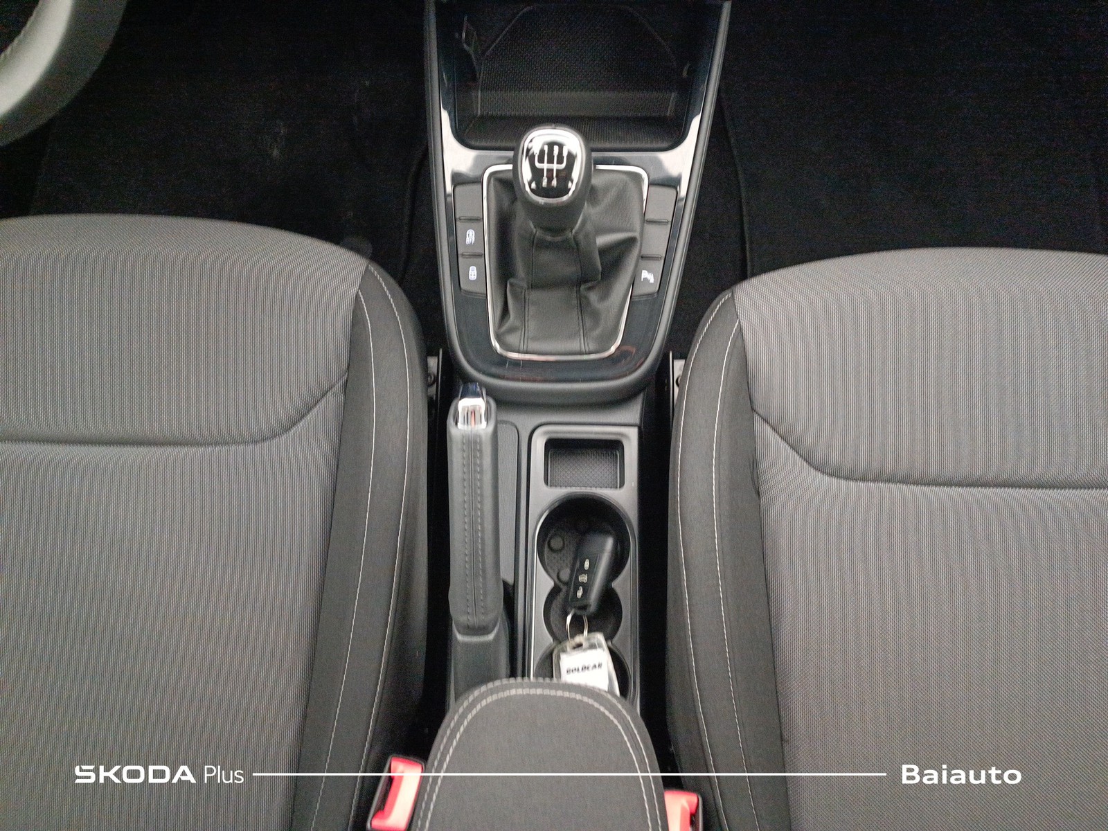 15 - Skoda Fabia 1.0 mpi 80cv selection