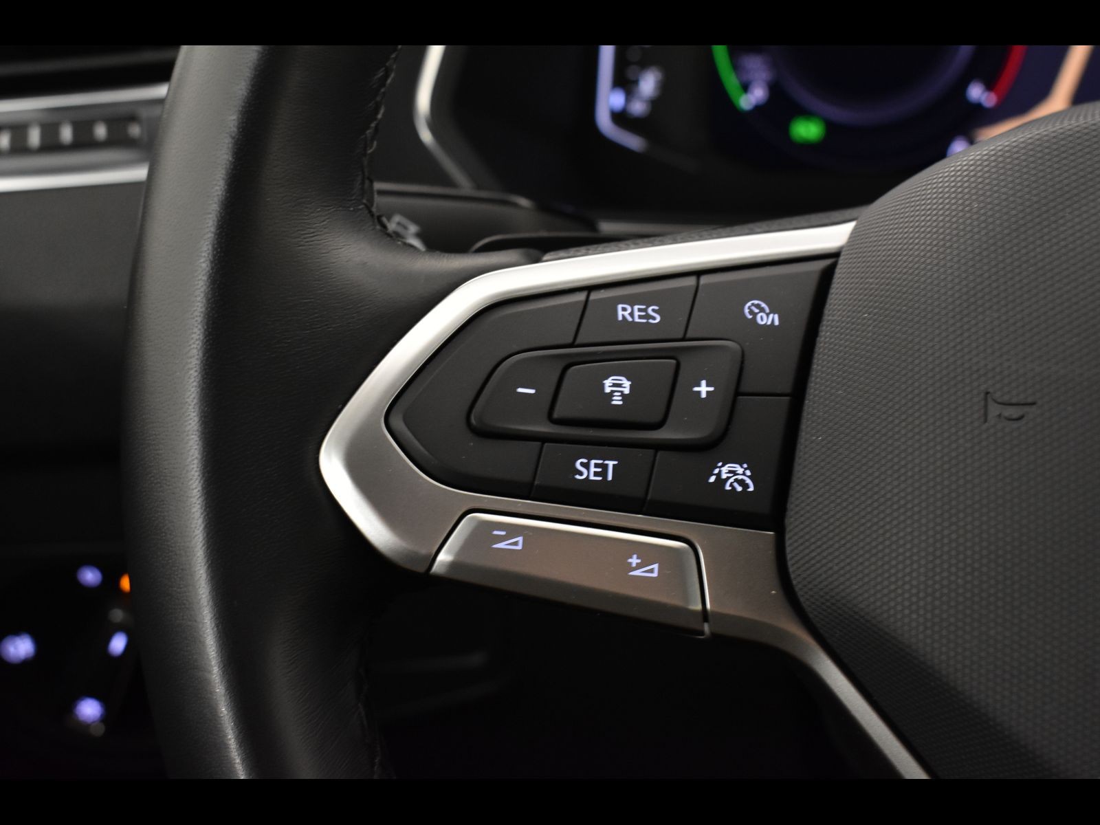 20 - Volkswagen Tiguan allspace 2.0 tdi scr 150cv life dsg 7p.ti