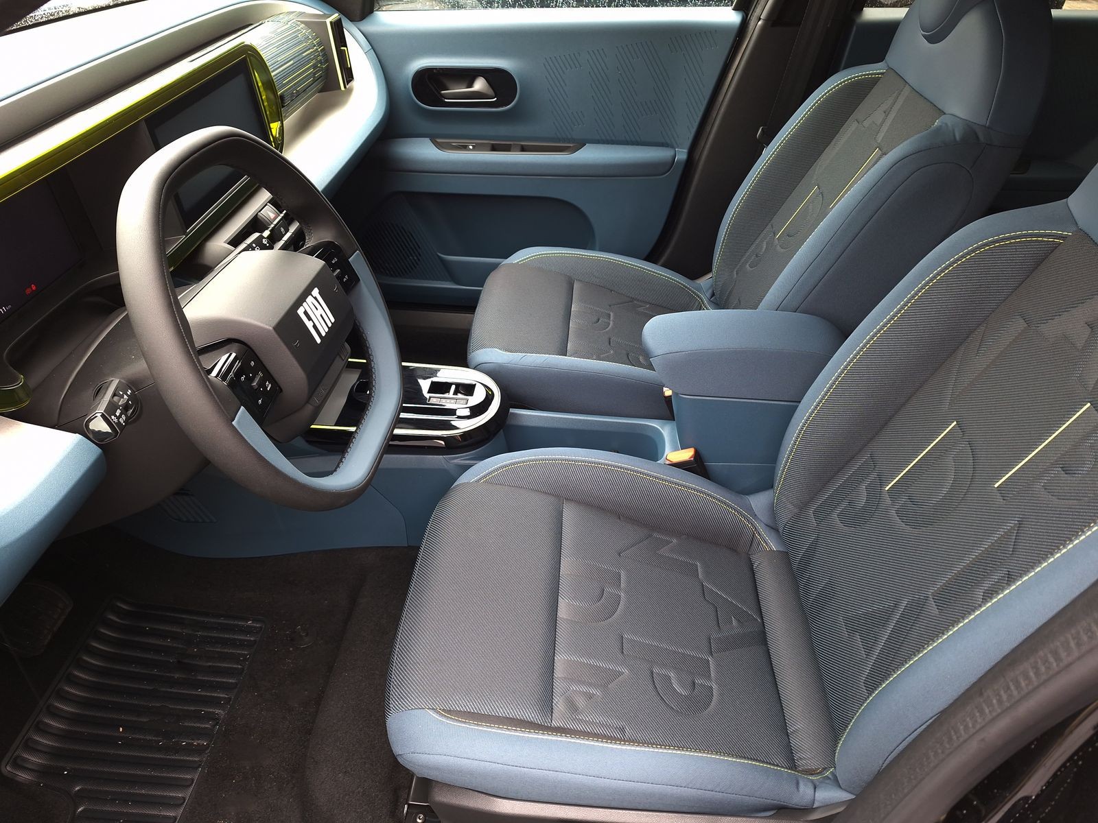 11 - Fiat Grande Panda 1.2 hybrid 110cv icon