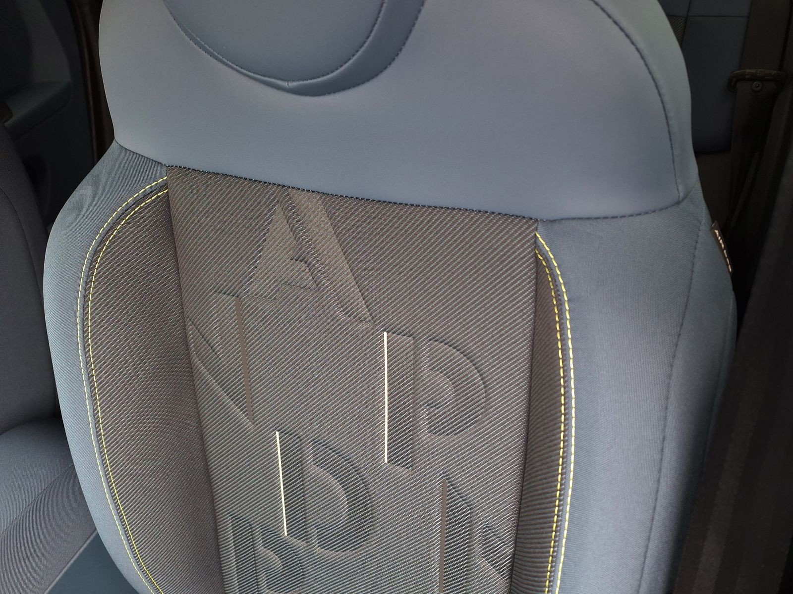 22 - Fiat Grande Panda 1.2 hybrid 110cv icon